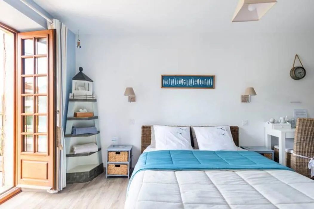 Bedroom, Bed in B&B Des Histoires d'Anges - Côté Jardin - Accueil Vélo