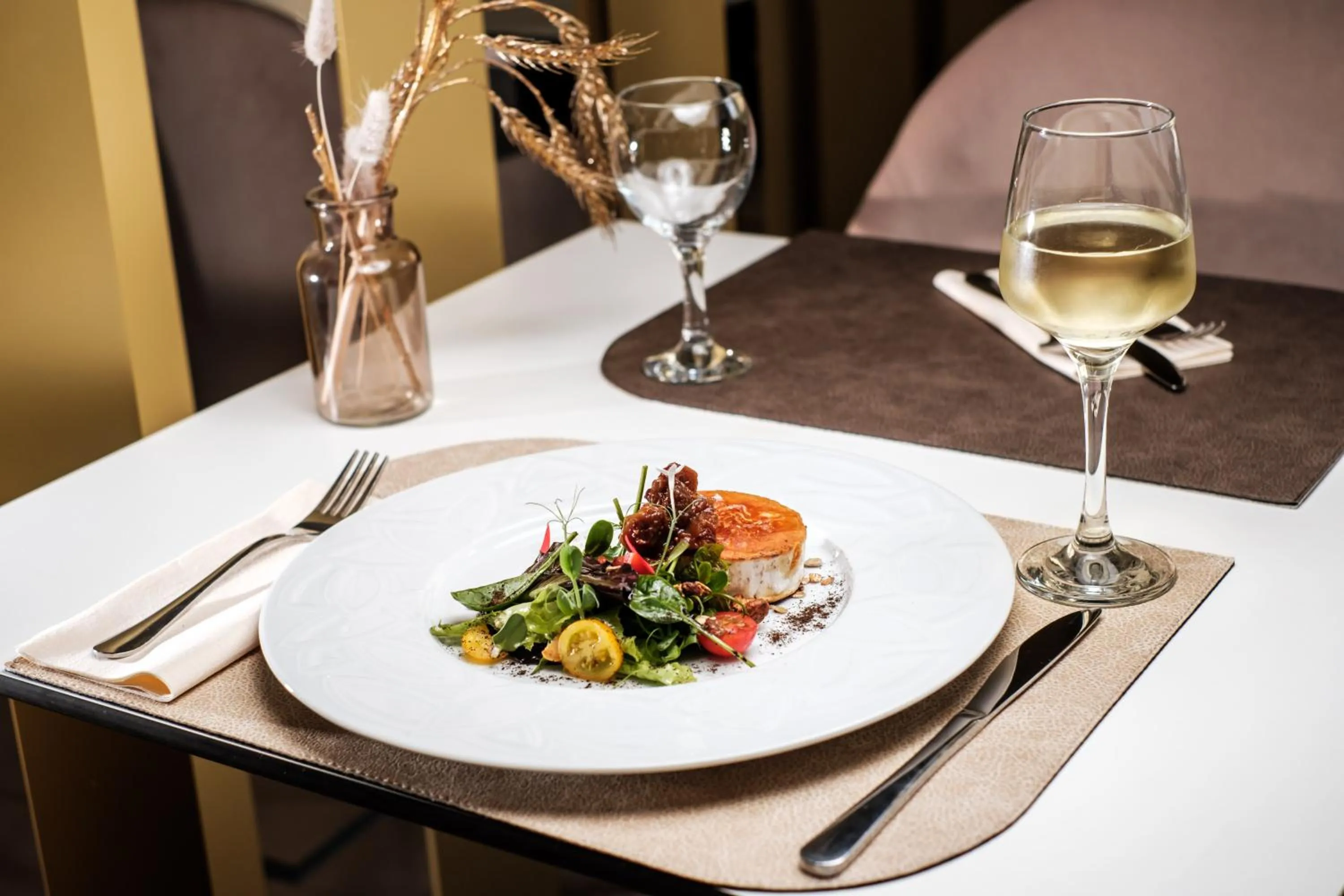 Restaurant/places to eat in Corso Hotel Pécs