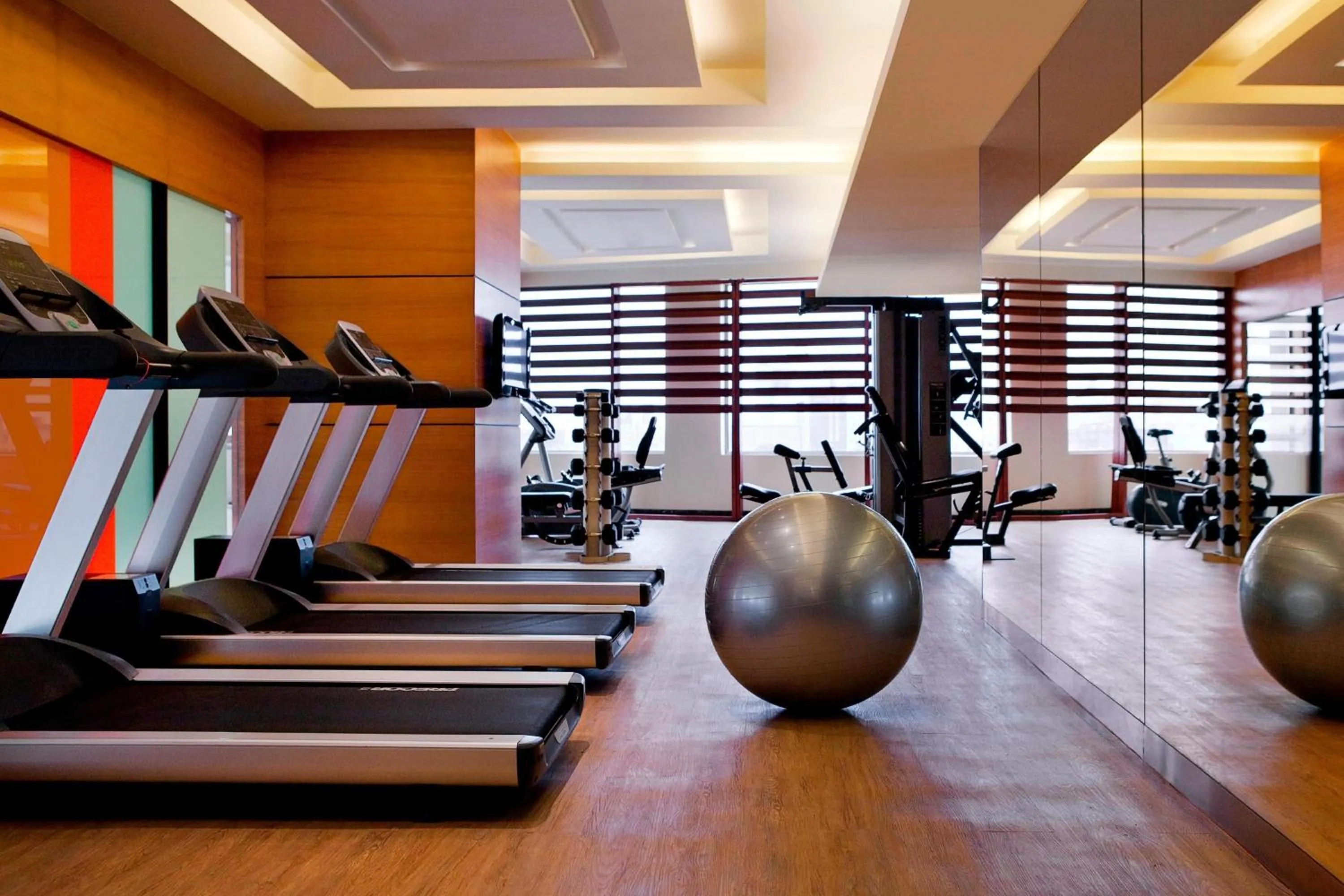 Fitness centre/facilities in Courtyard by Marriott Ahmedabad
