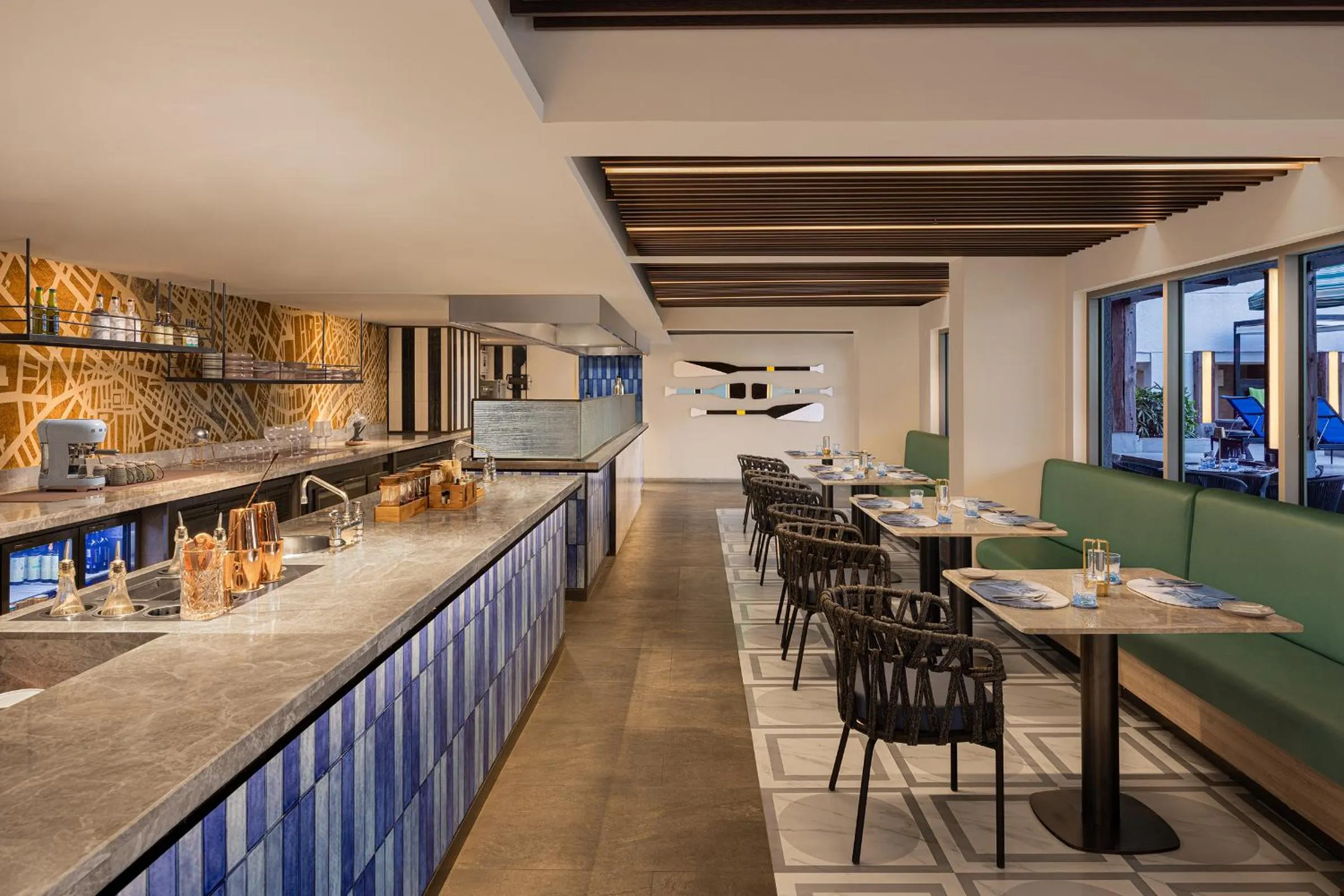 Restaurant/places to eat in Le Meridien Ahmedabad