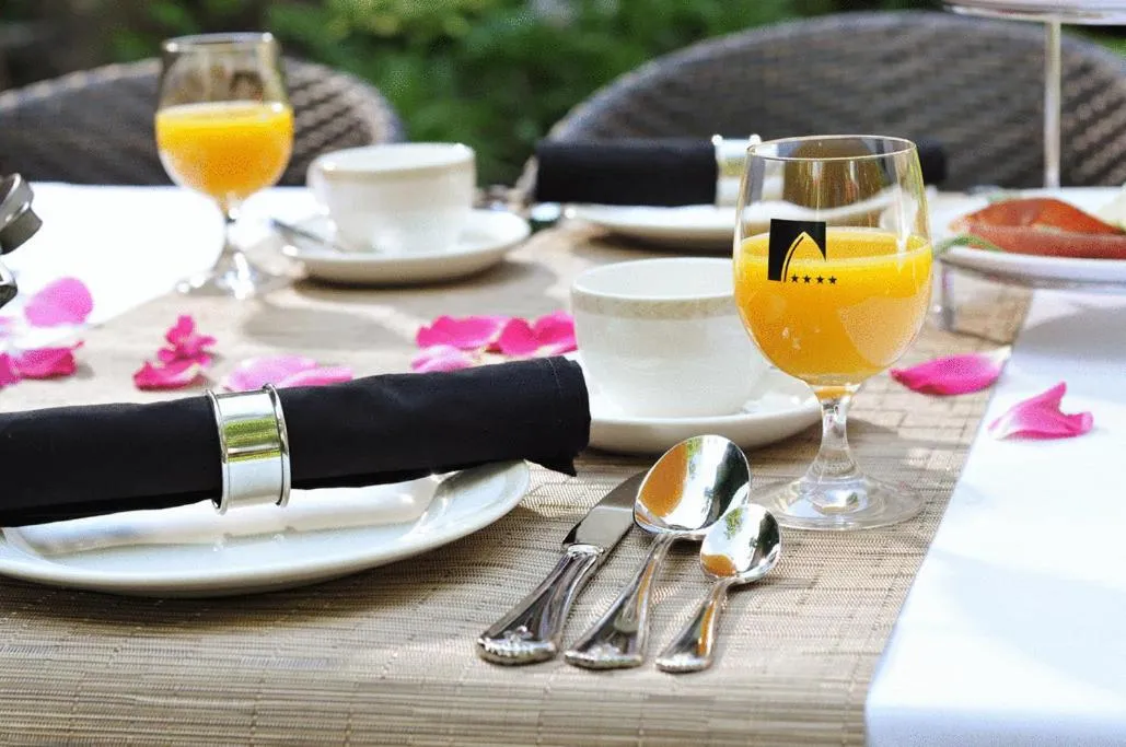 Food and drinks in Hotel Herrnschloesschen