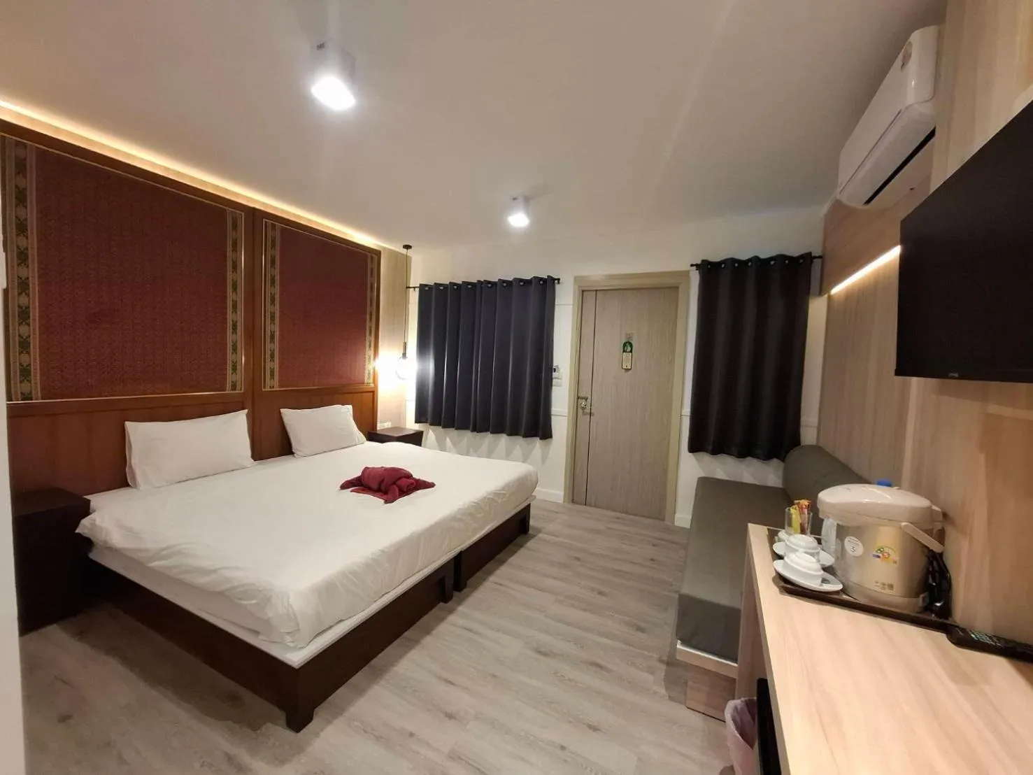 Bed in Phi Phi Arboreal Resort