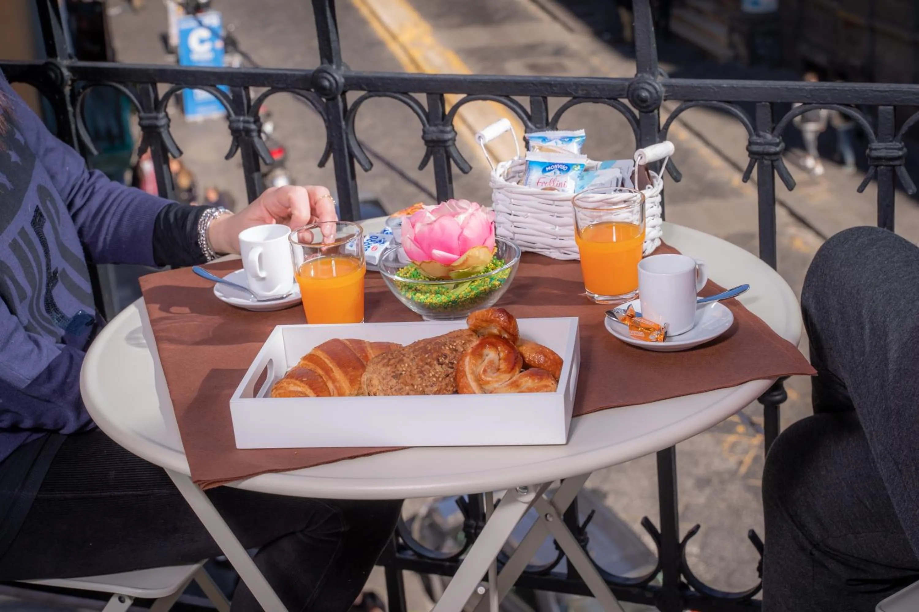 Food and drinks in B&B DolceVita Napoli