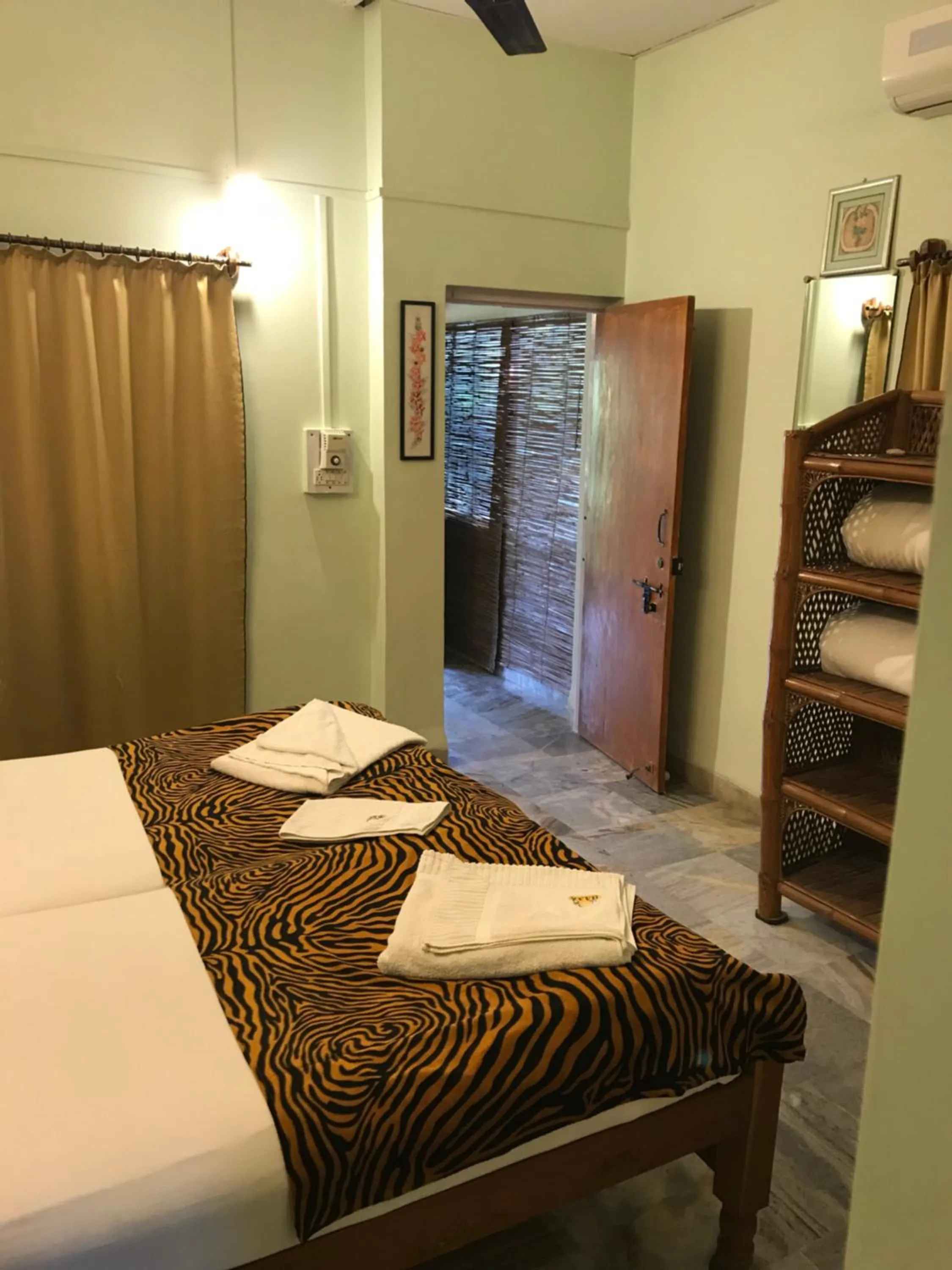 Bed in Baaz Jungle Resort