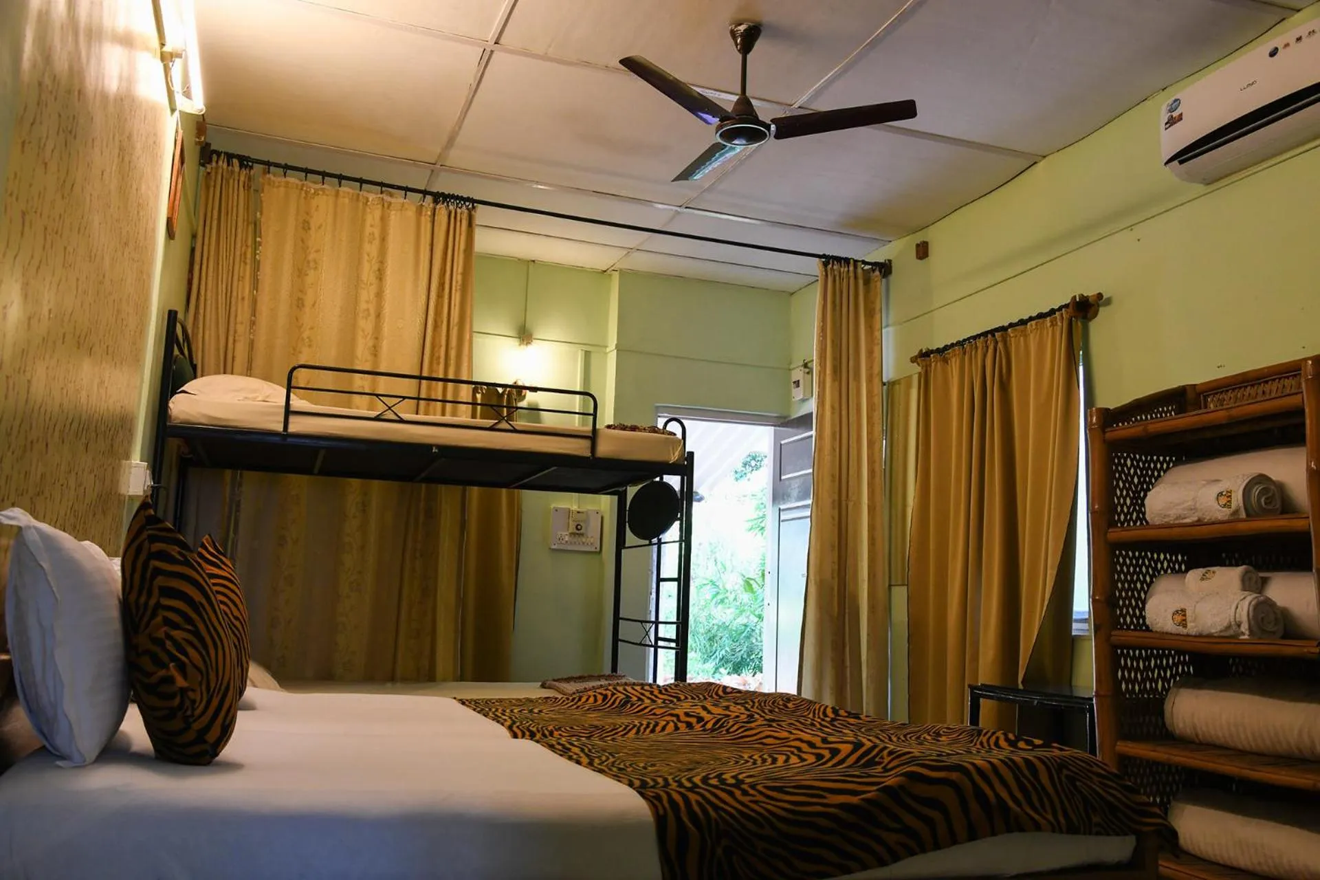 Bedroom, Bed in Baaz Jungle Resort