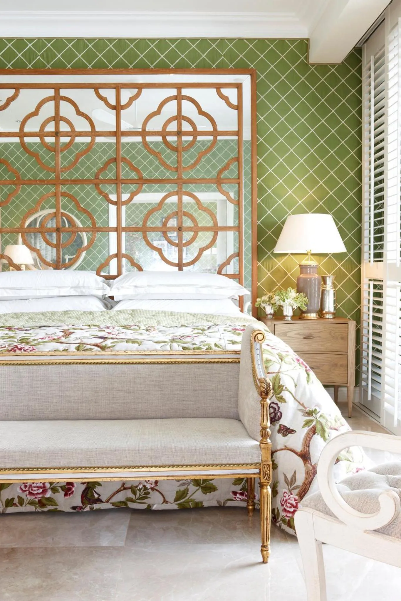 Photo of the whole room, Bed in The Oyster Box