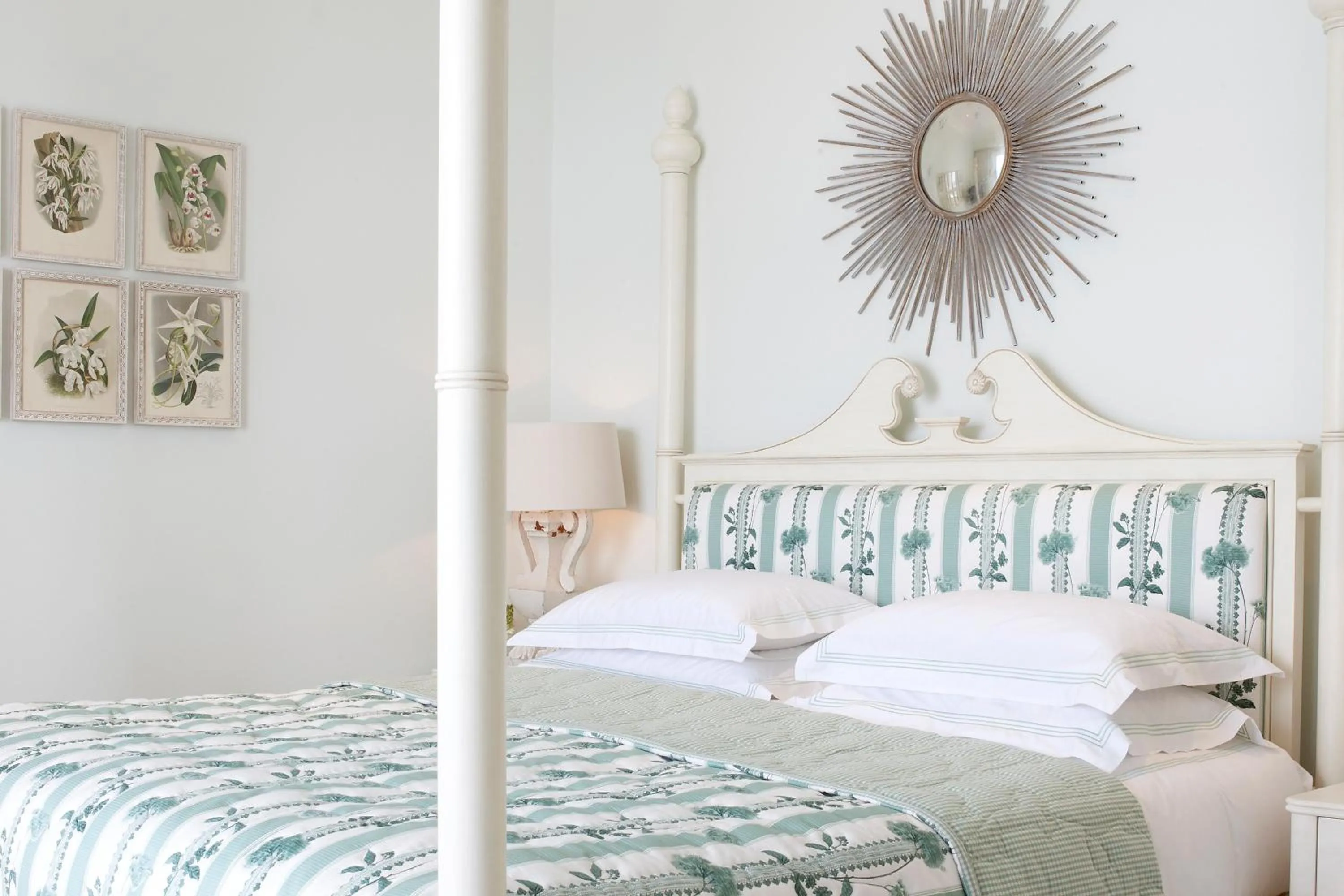 Photo of the whole room, Bed in The Oyster Box