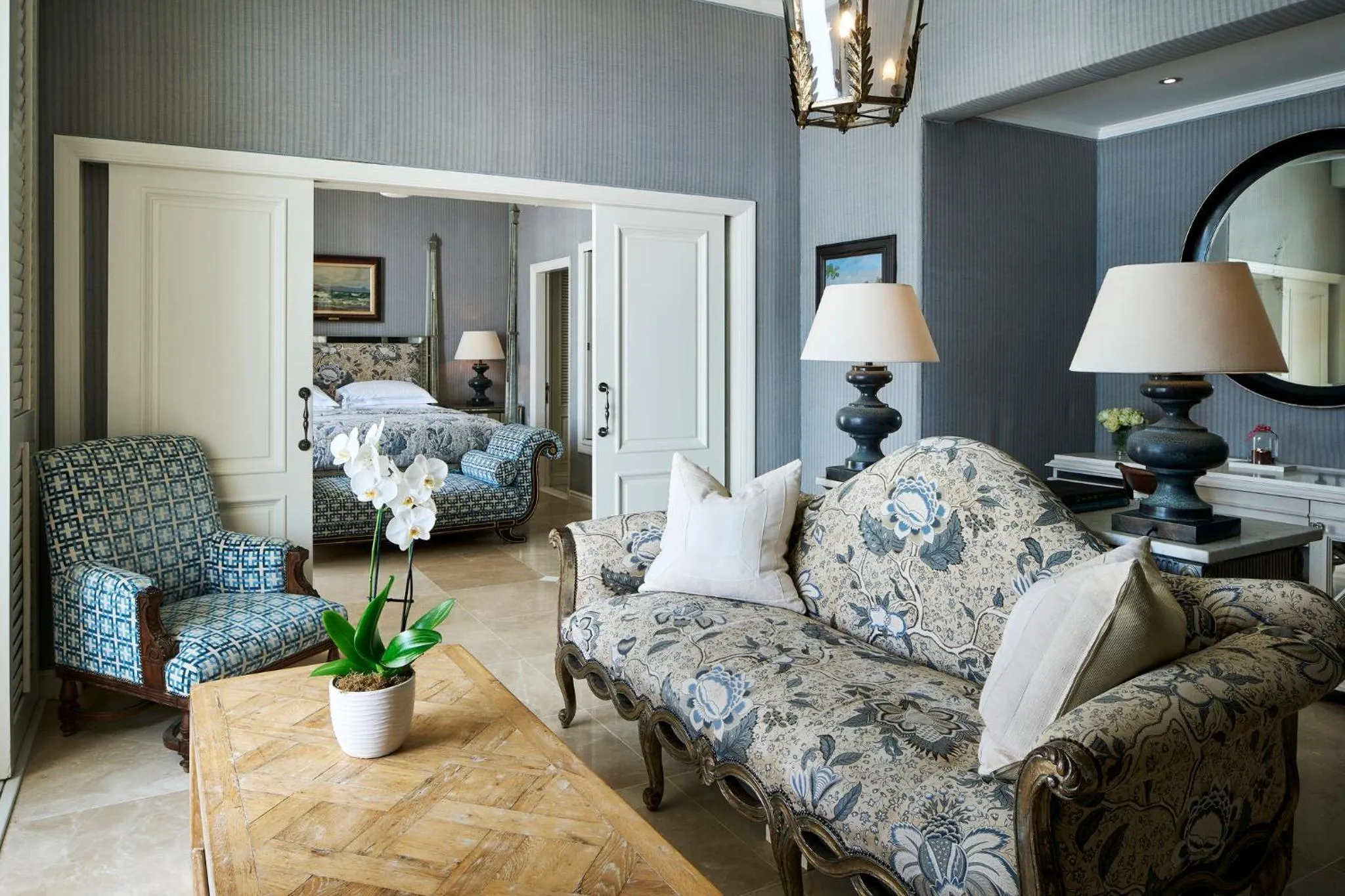 Photo of the whole room in The Oyster Box