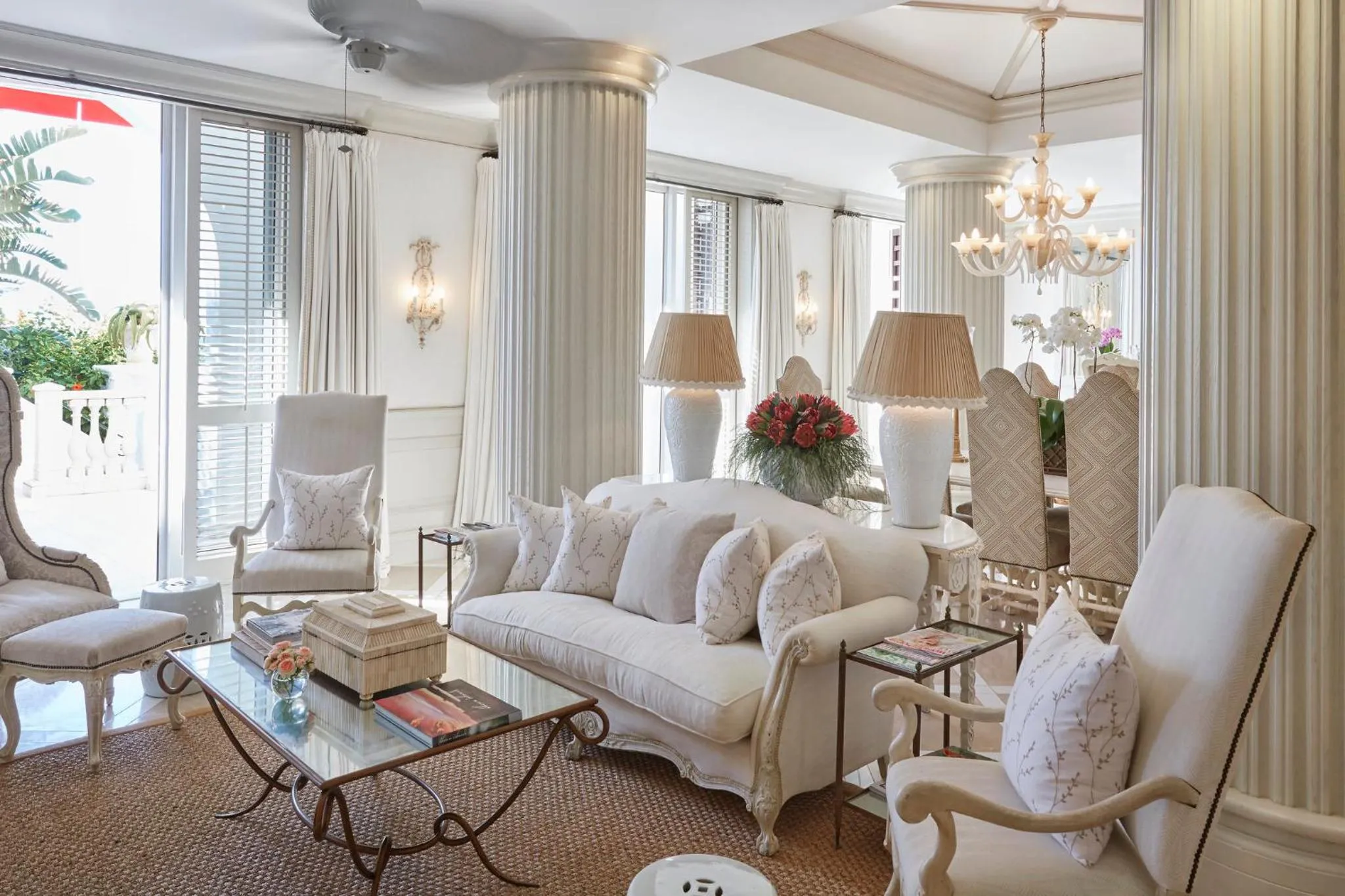 Photo of the whole room in The Oyster Box