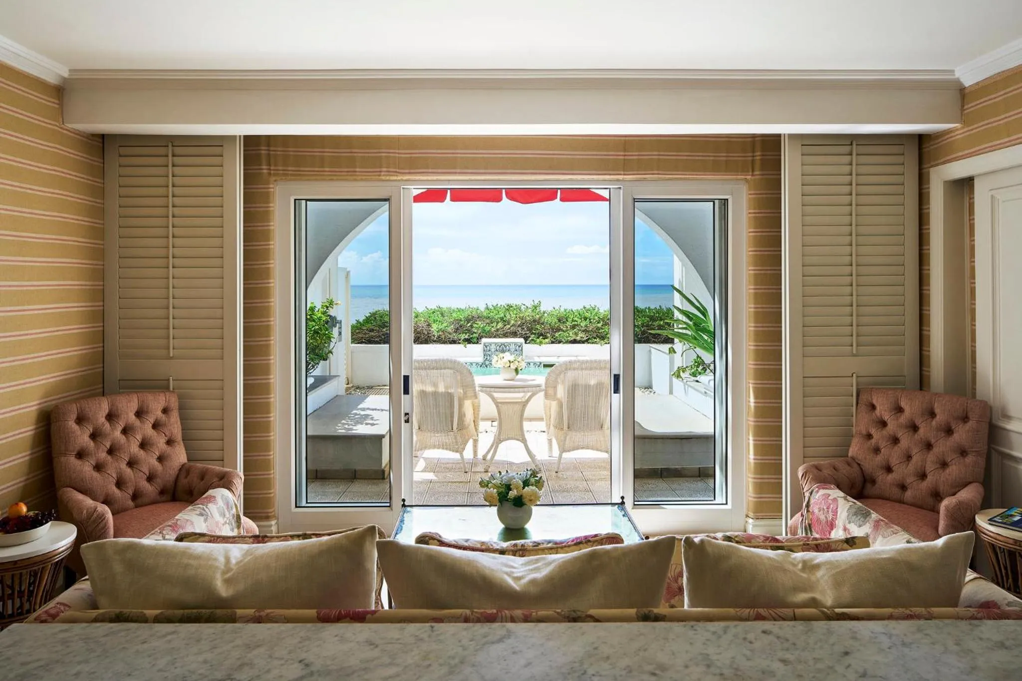 Photo of the whole room in The Oyster Box