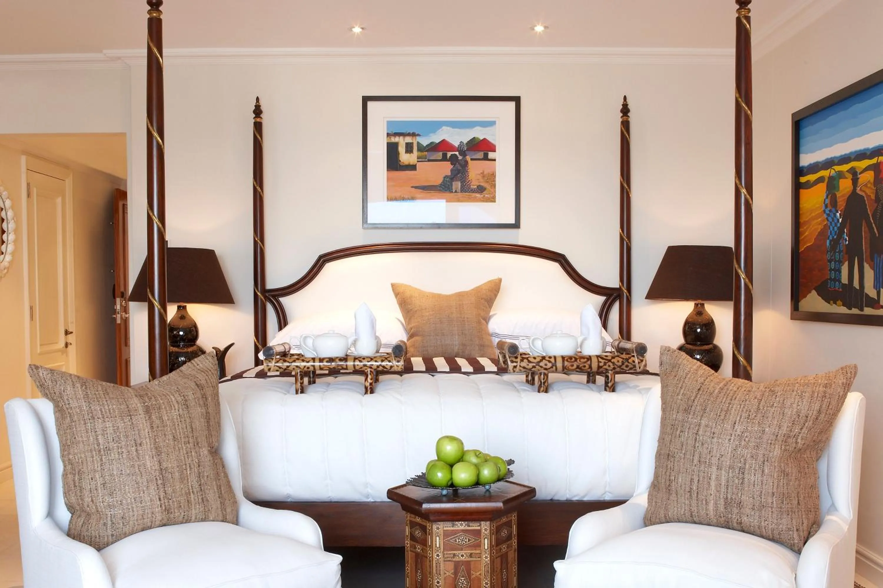 Photo of the whole room in The Oyster Box