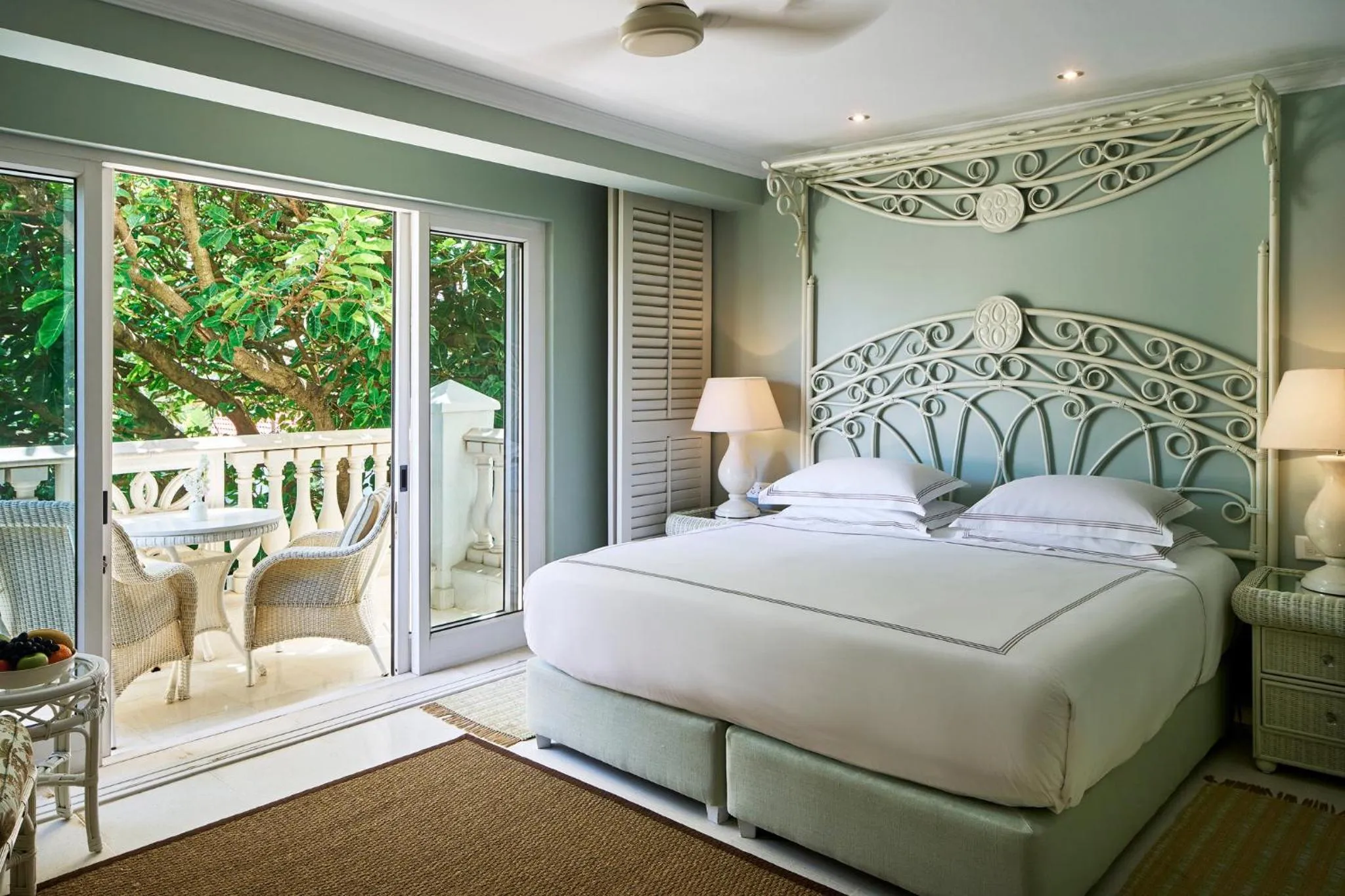 Photo of the whole room, Bed in The Oyster Box