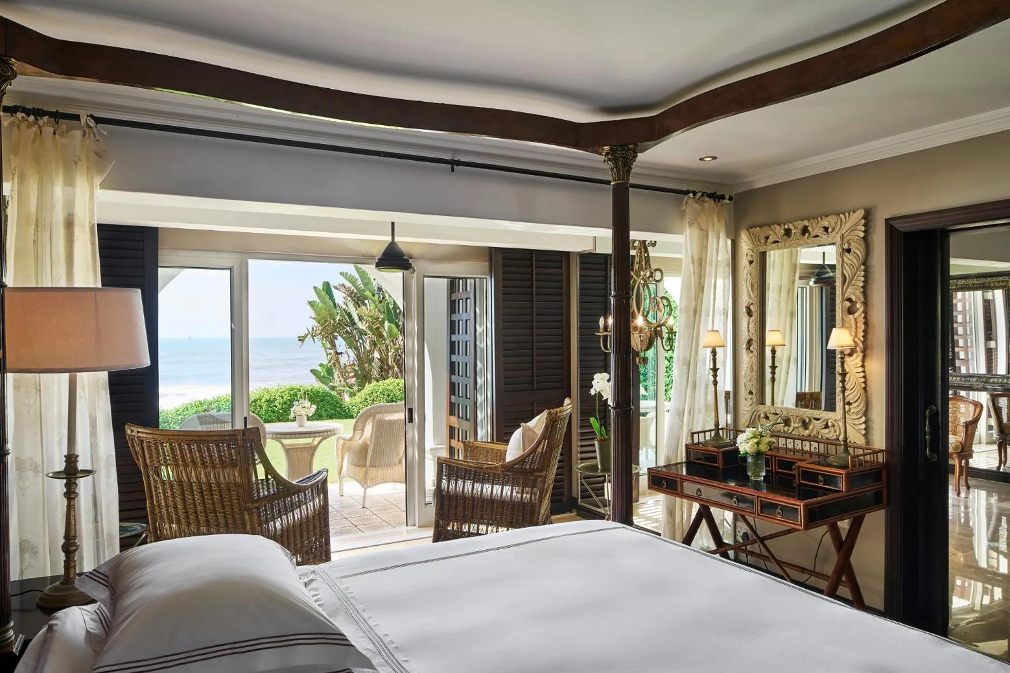 Photo of the whole room, Bed in The Oyster Box