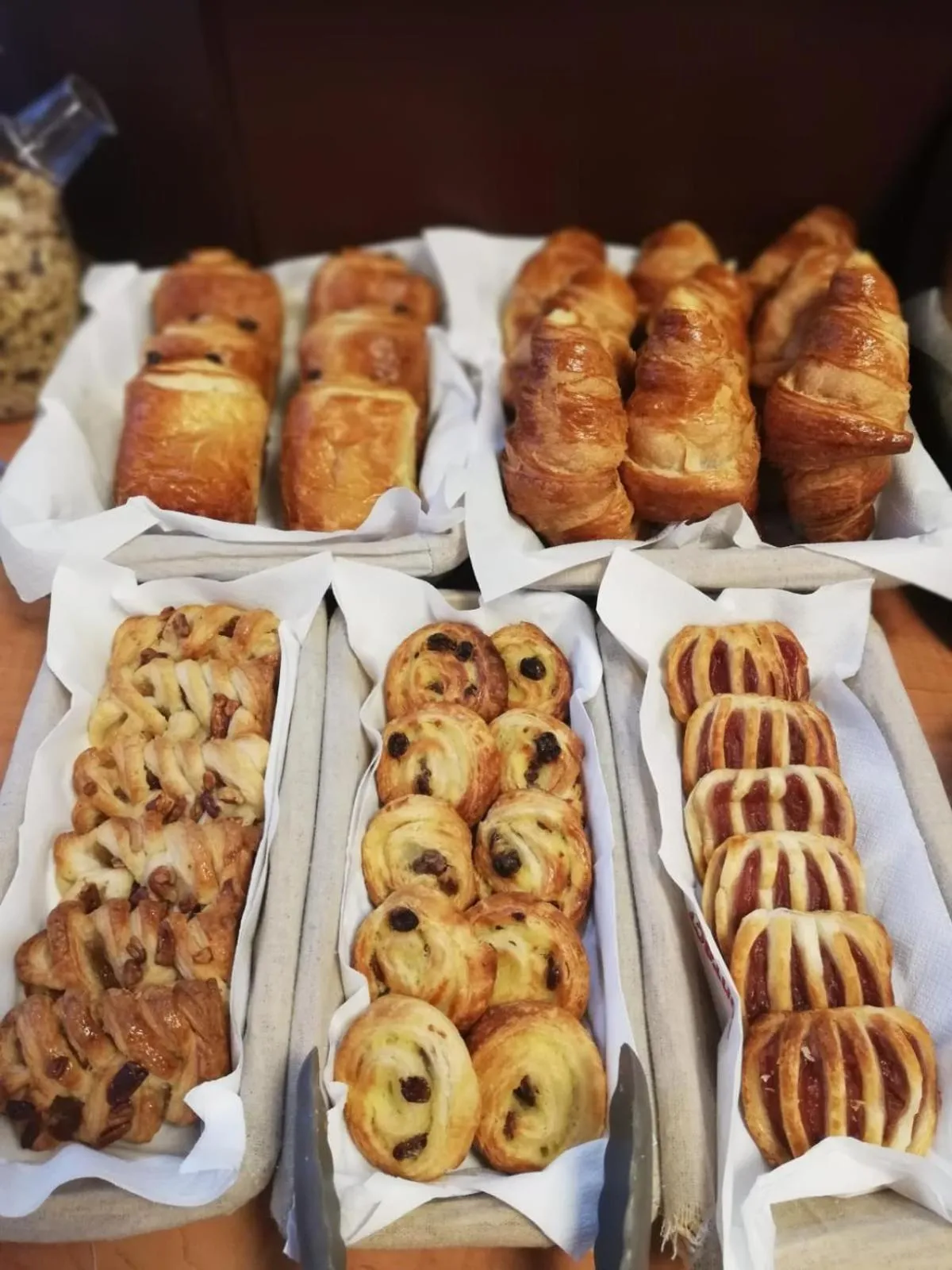 Buffet breakfast in Contact Hôtel Foch