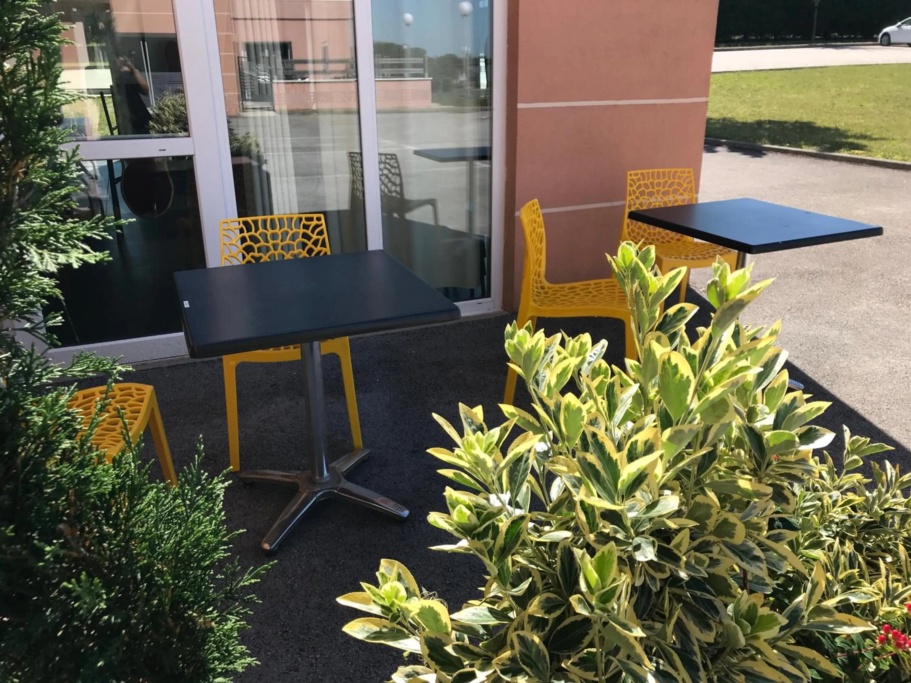 Patio in Kyriad Dijon Sud - Longvic