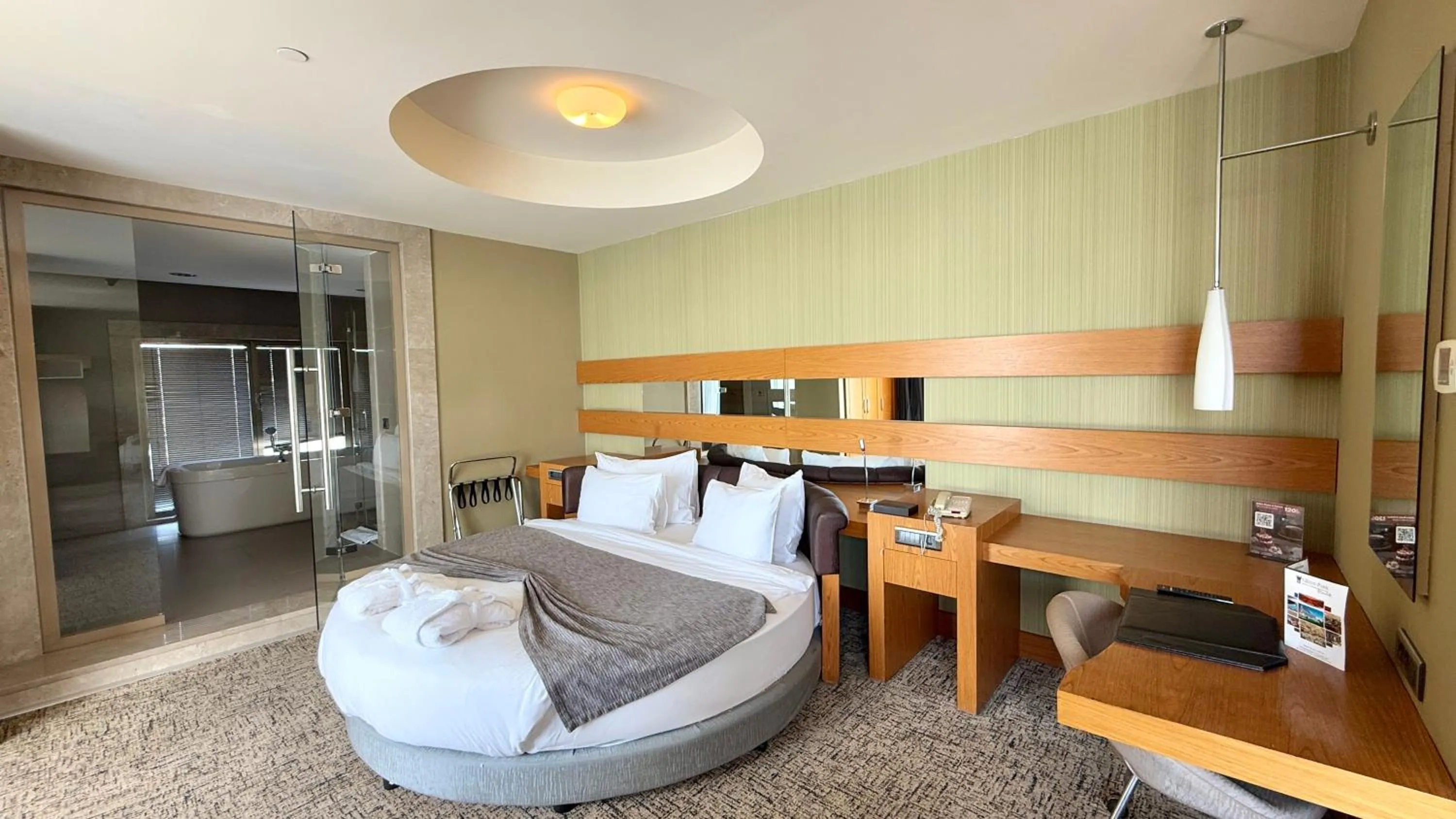 Bed in The Green Park Pendik