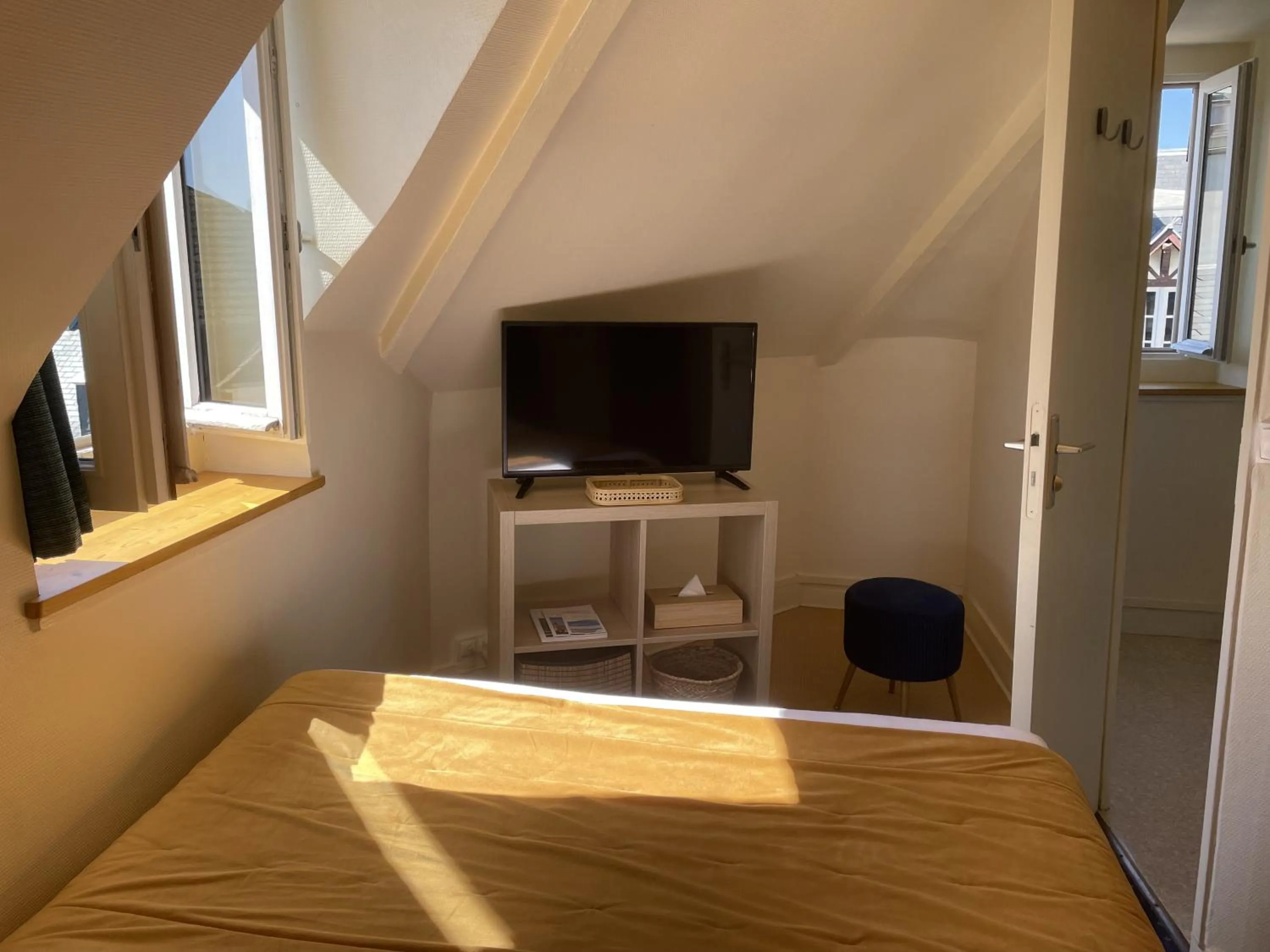 Bedroom in Le Trouville - Hôtel de Charme