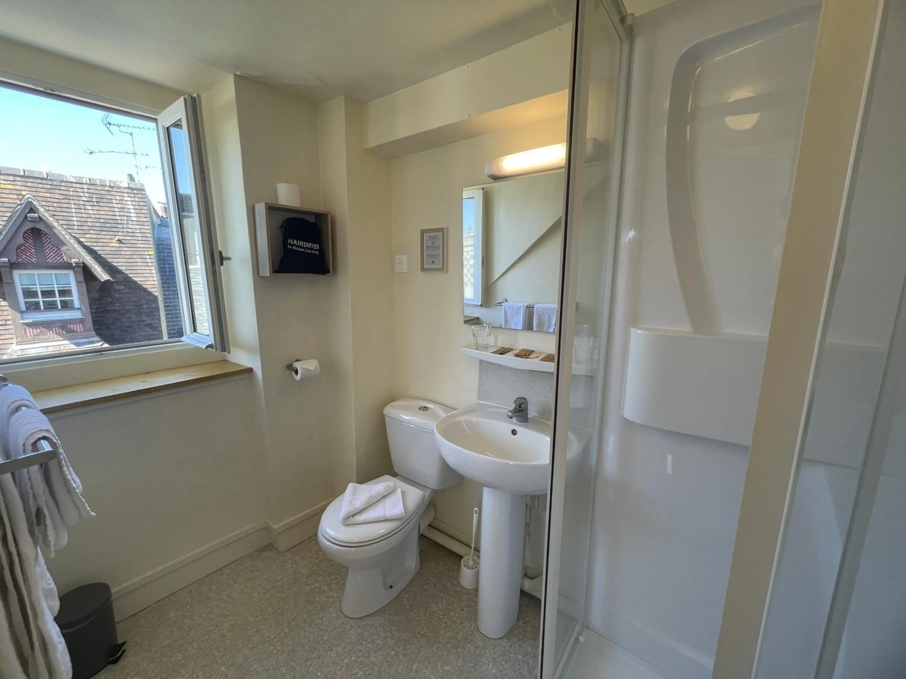 Bathroom in Le Trouville - Hôtel de Charme