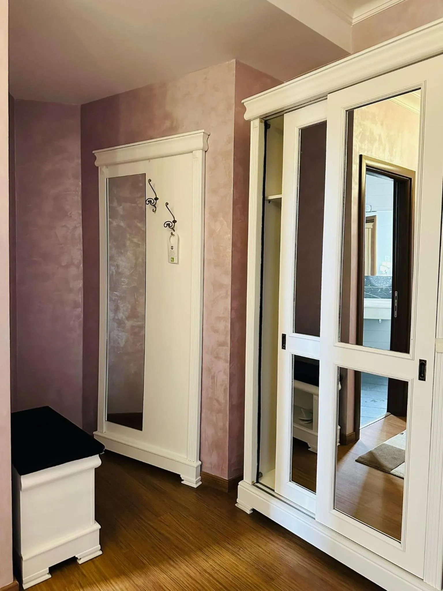 wardrobe in Acapulco Hotel