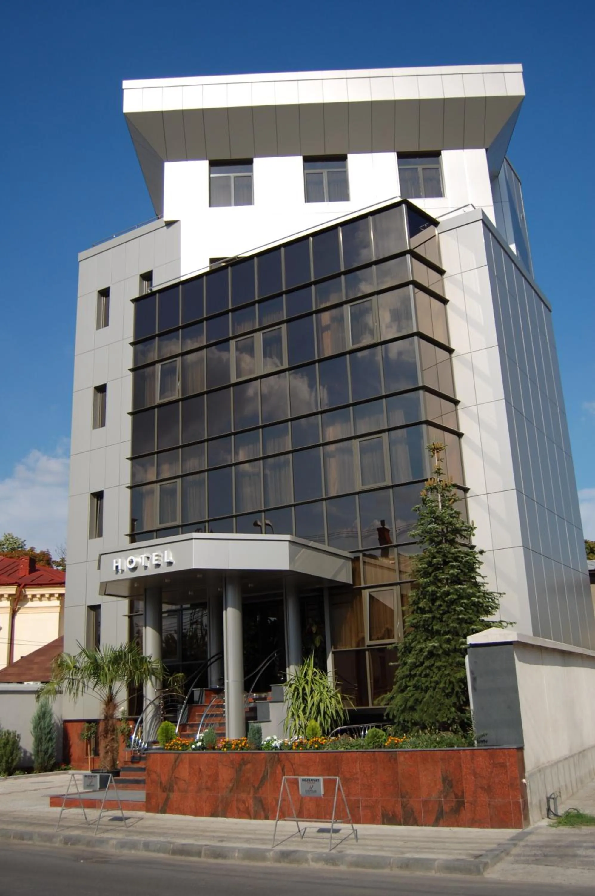 Facade/entrance in Acapulco Hotel