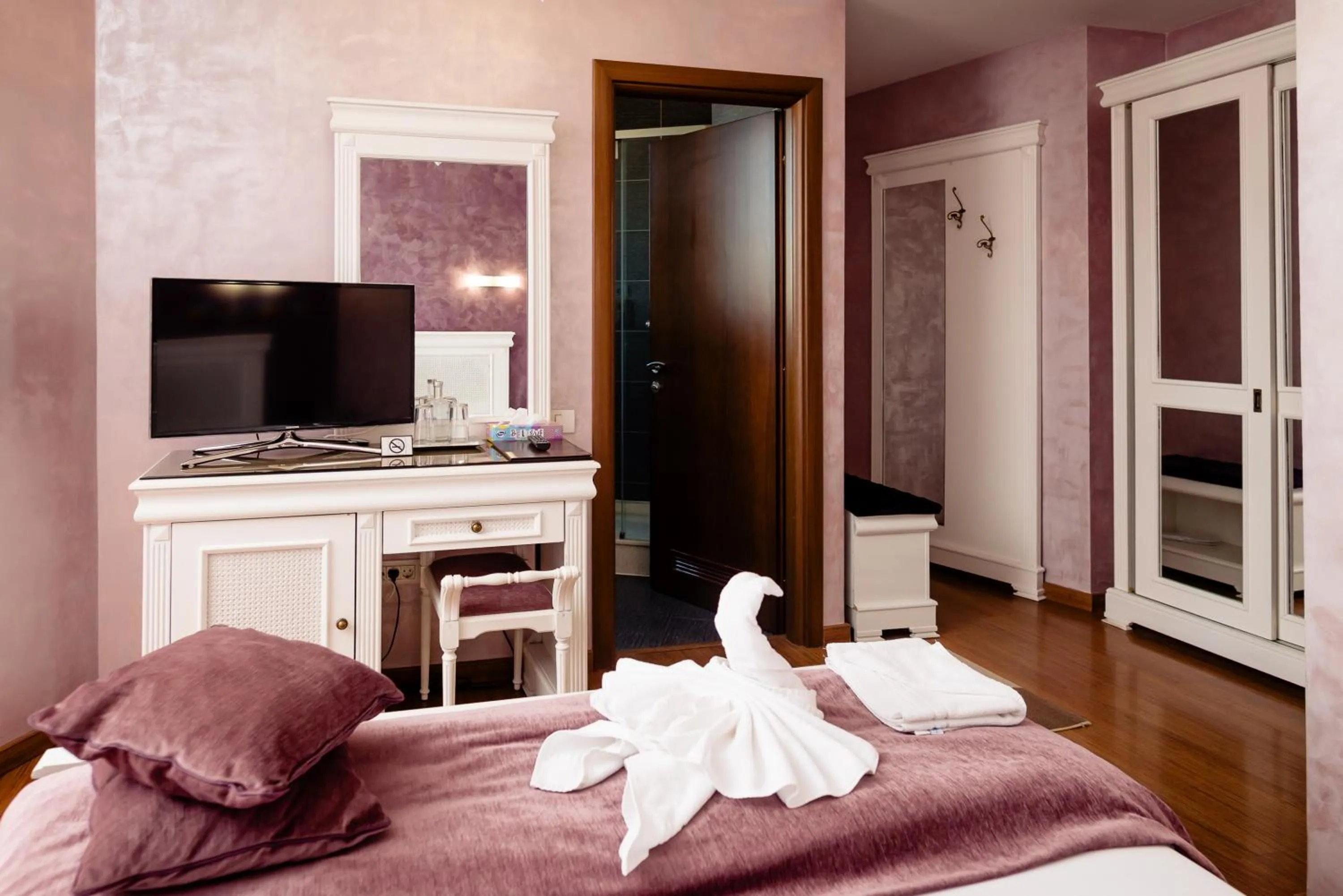 Bed in Acapulco Hotel