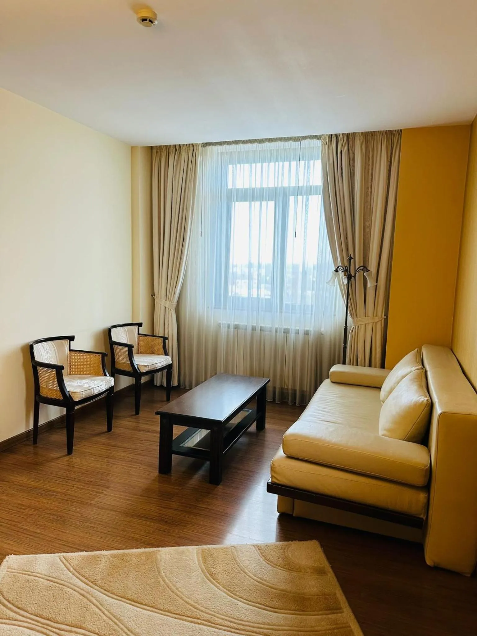 Seating area, Bed in Acapulco Hotel