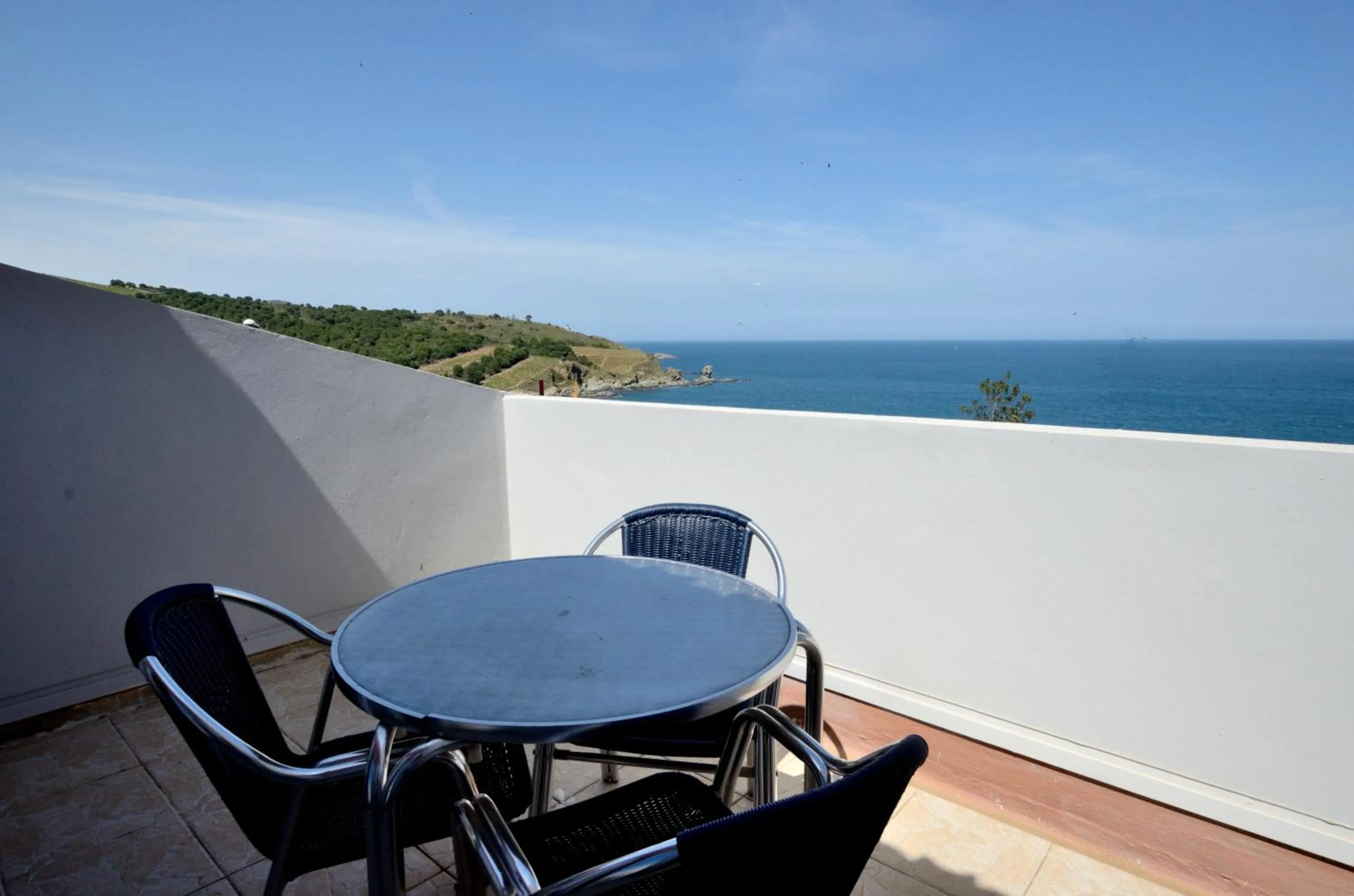Patio in Logis Hotel Solhotel