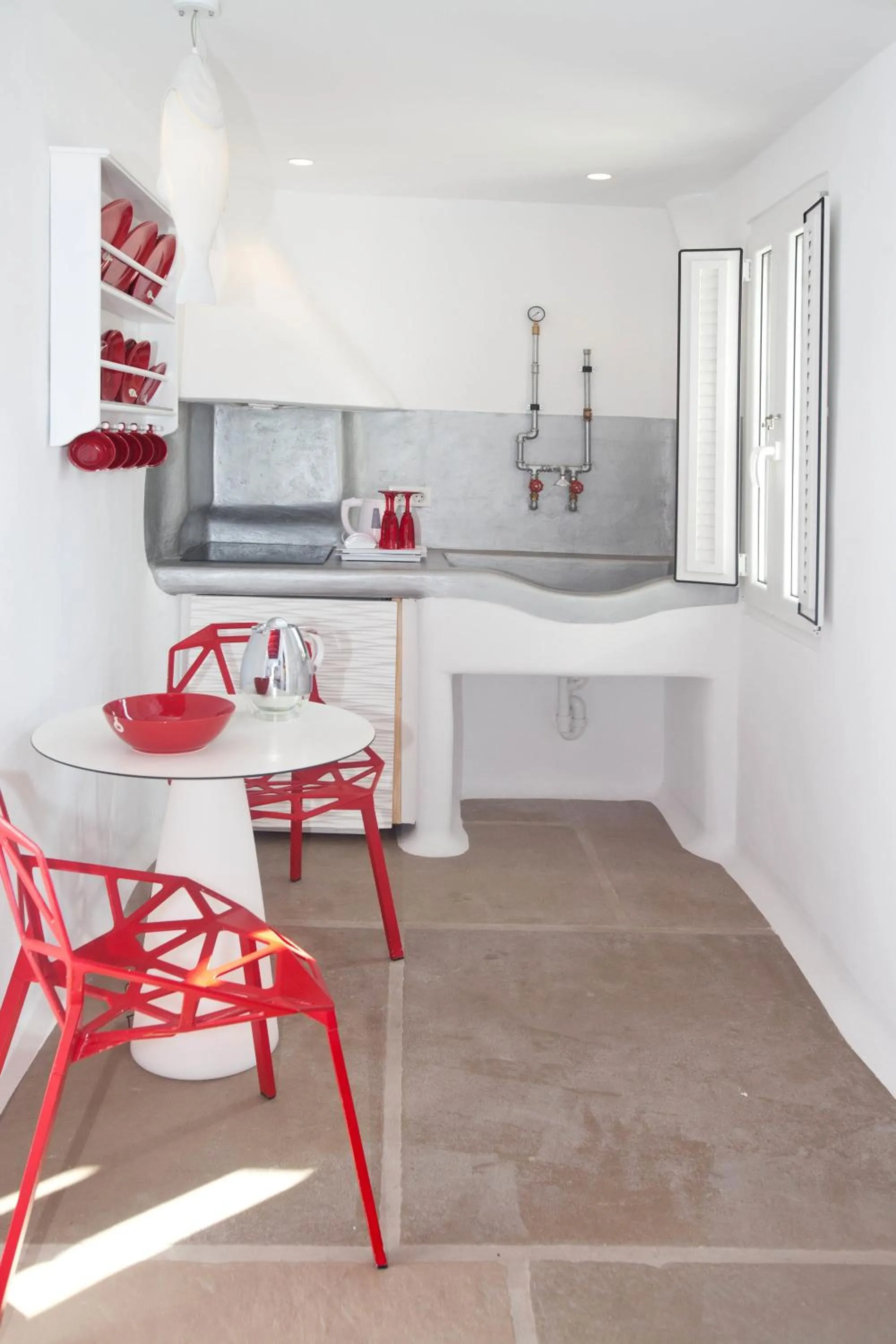 Kitchen or kitchenette in Golden Sun Hotel