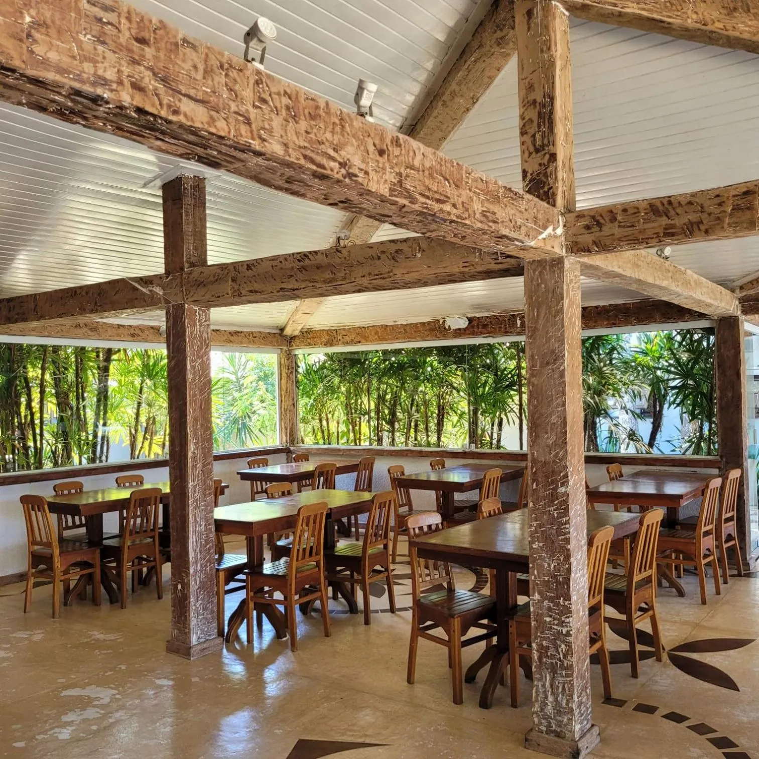 Dining area in Pousada Casa do Catavento