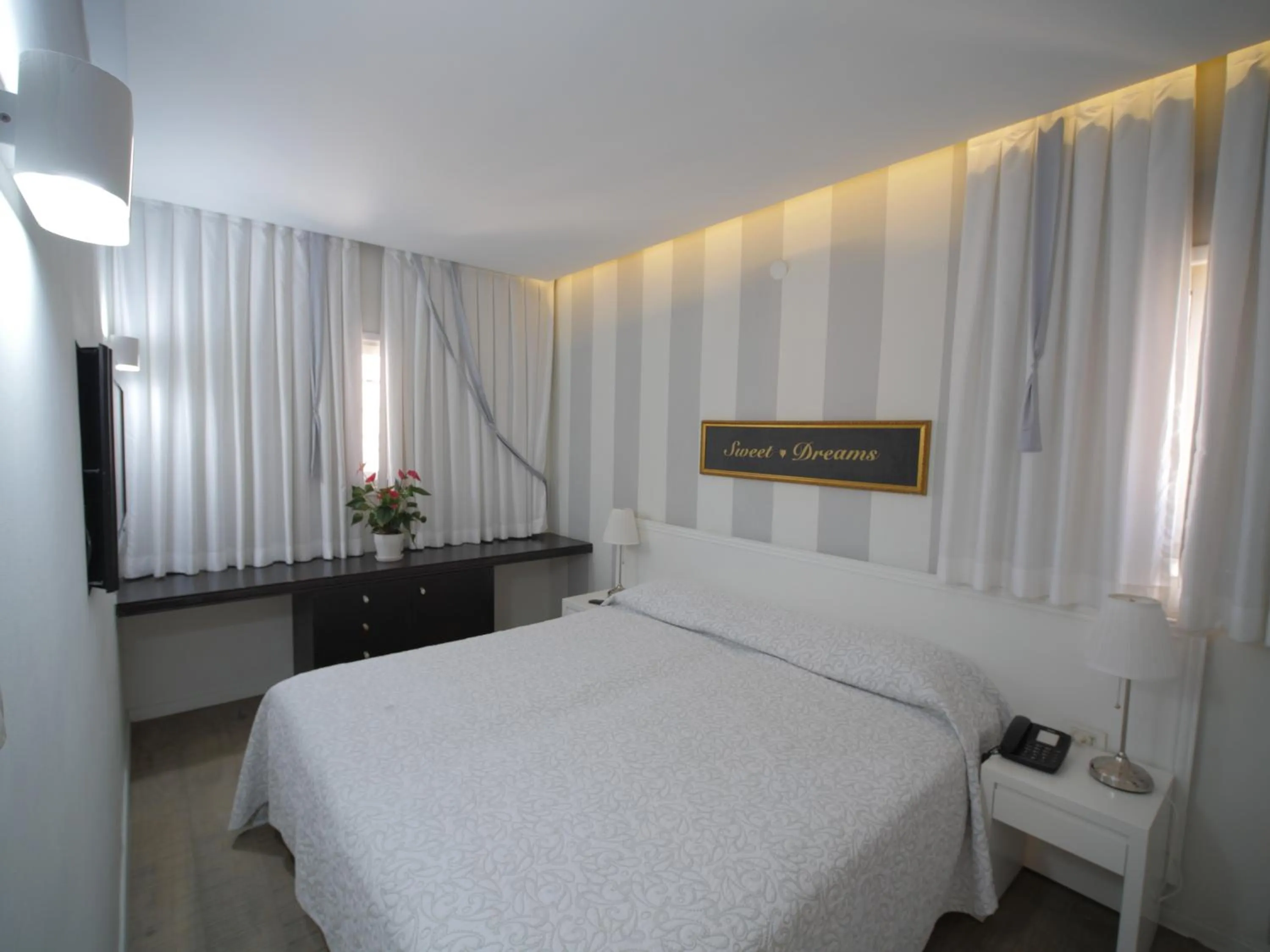 Bed in Margoa Hotel Netanya