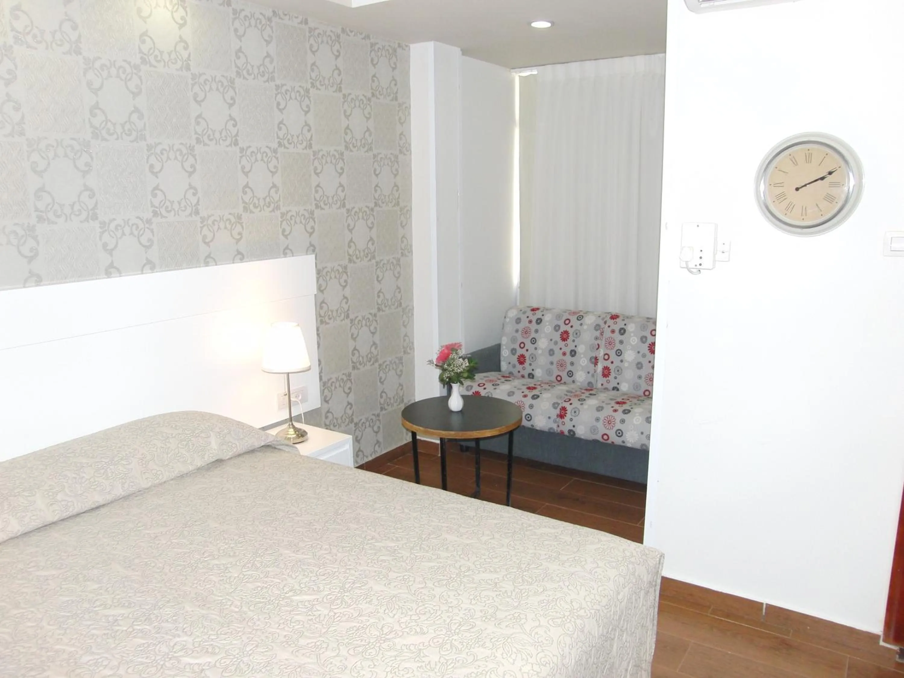 Photo of the whole room, Bed in Margoa Hotel Netanya