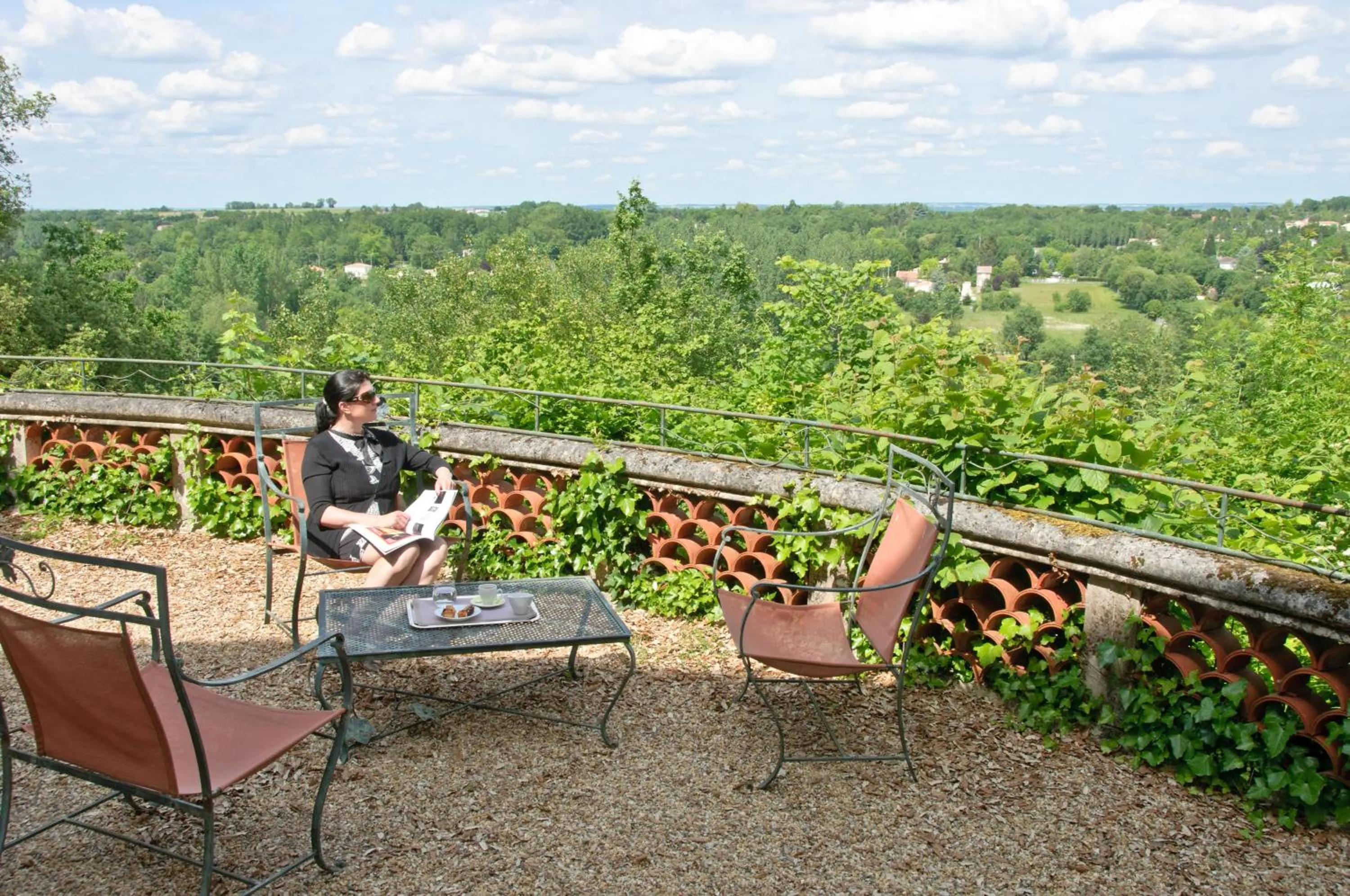 Balcony/Terrace in Hôtel L'Yeuse - Teritoria