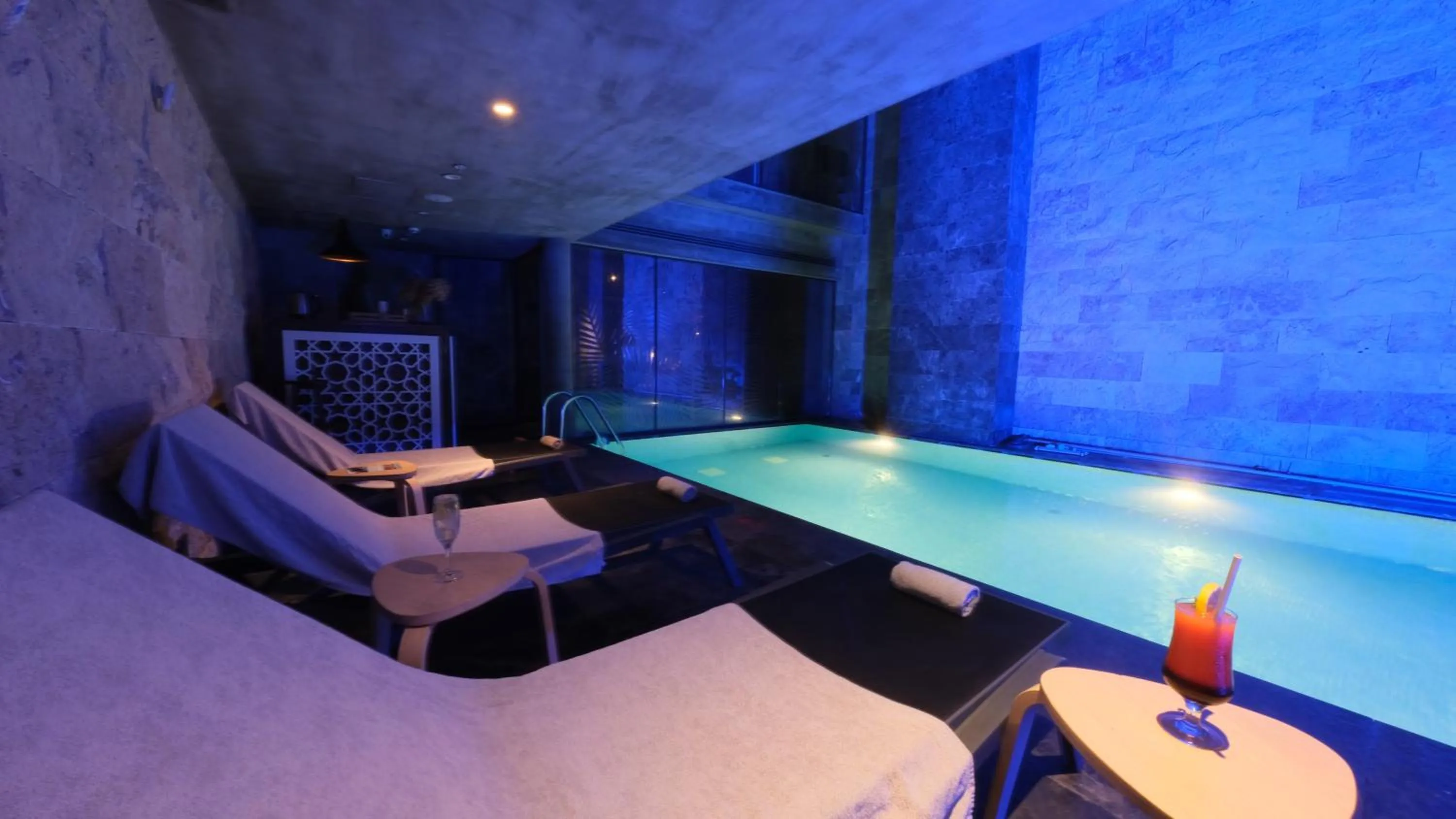 Hot Tub in Endless Art Hotel-Special Category