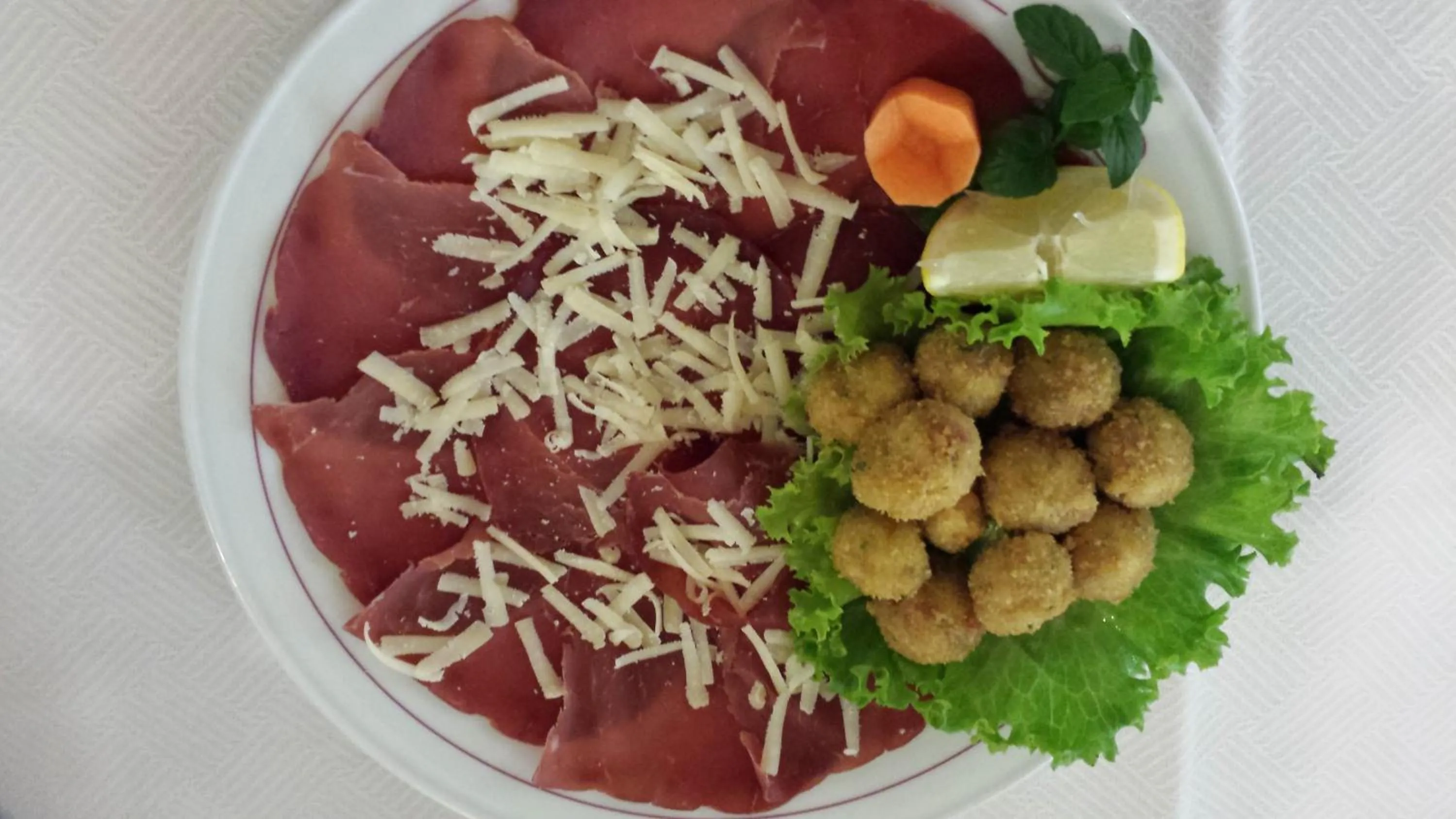 Restaurant/places to eat in Hotel Eternità