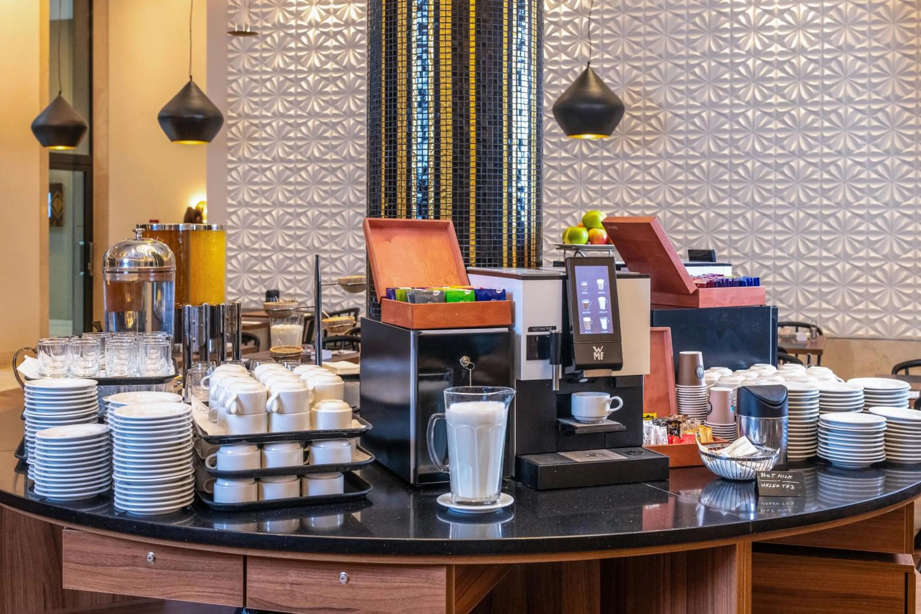 Breakfast in Continental Hotel Budapest