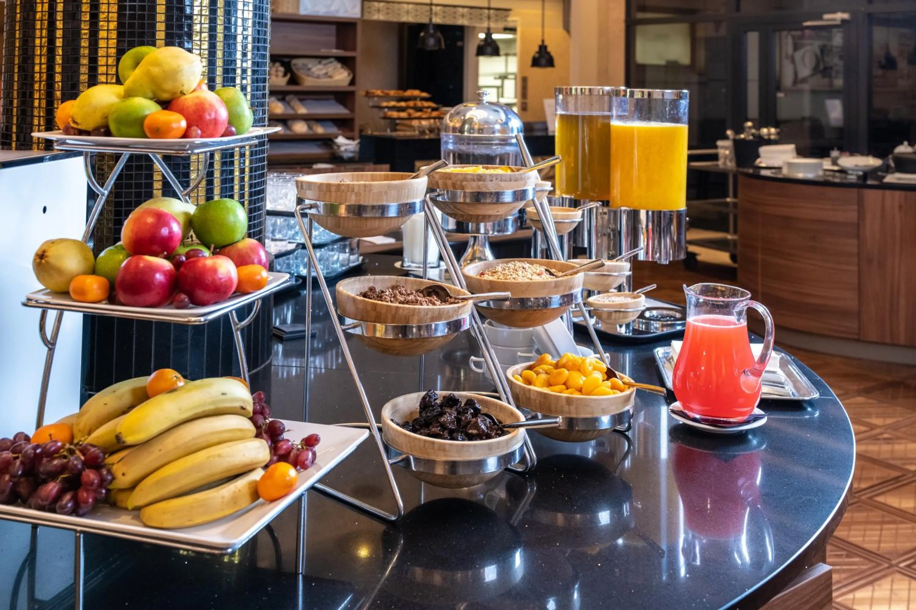 Food and drinks in Continental Hotel Budapest