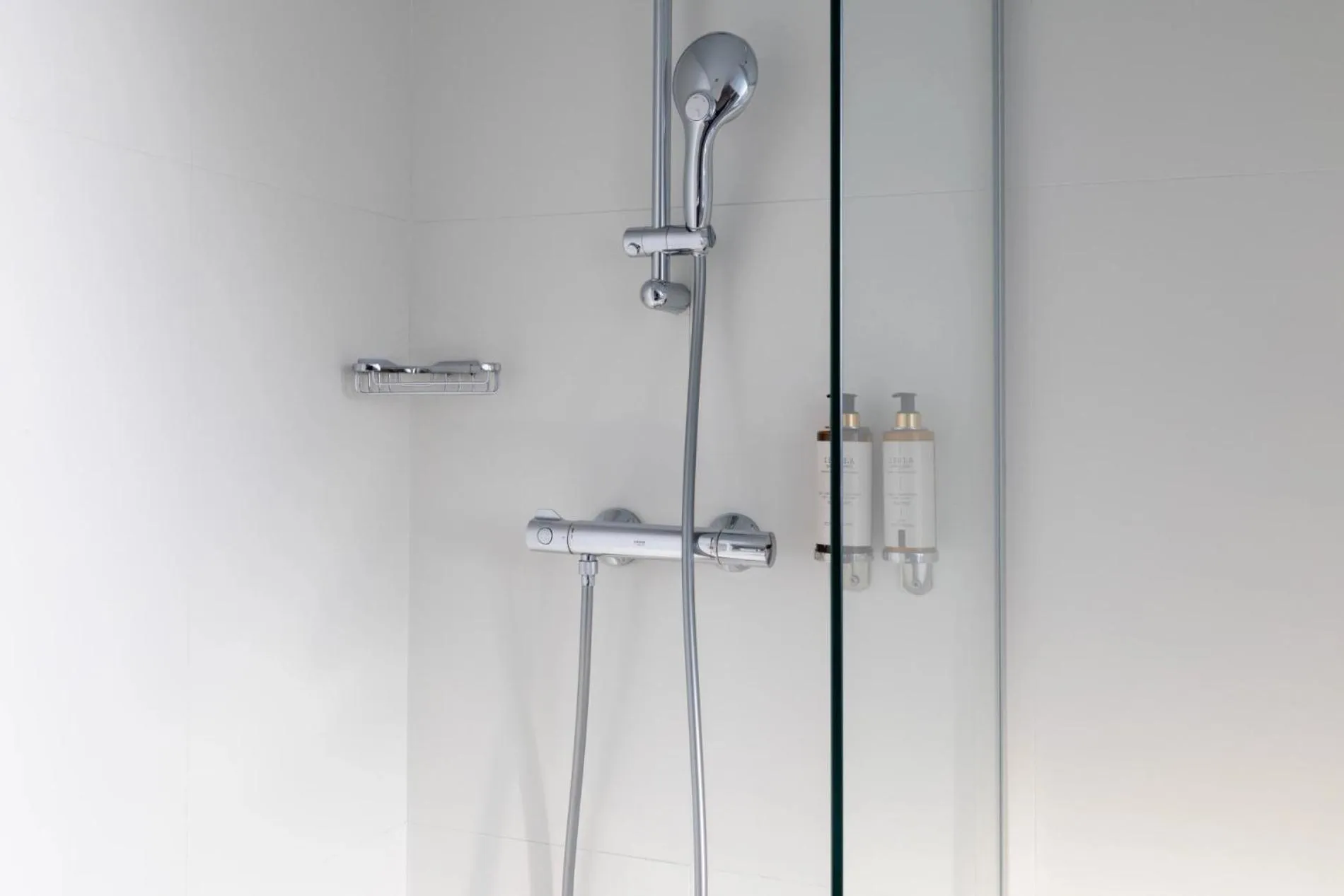 Bathroom in Hôtel Aoriste & Spa