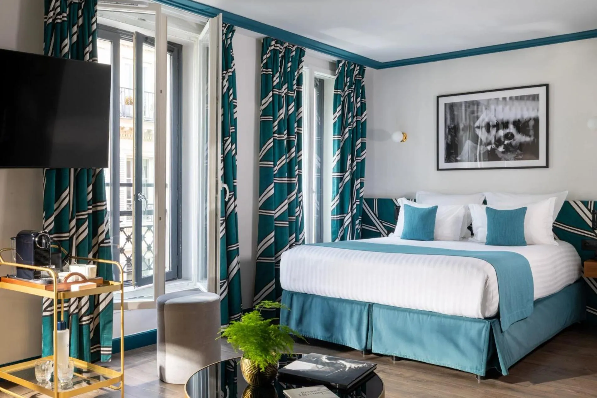 Photo of the whole room, Bed in Hôtel Aoriste & Spa