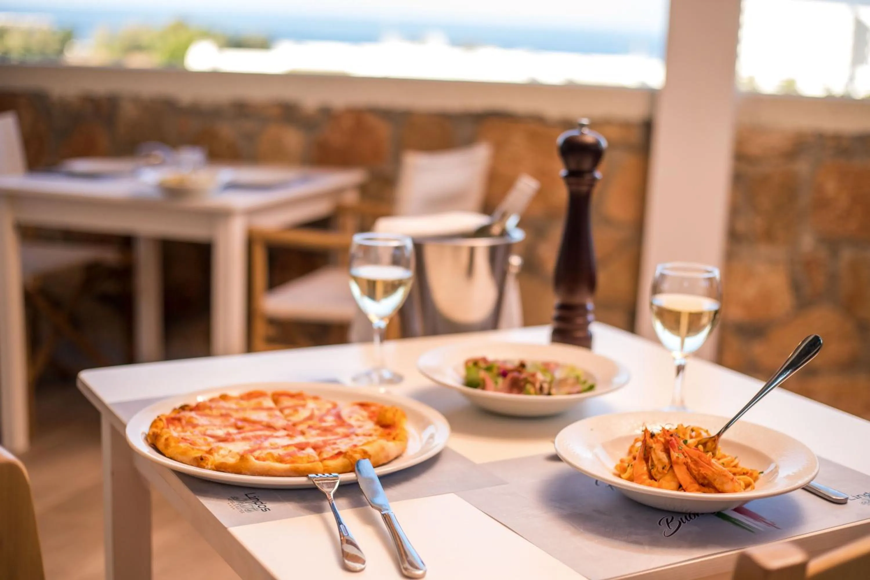 Restaurant/places to eat in Lindos White Hotel & Suites