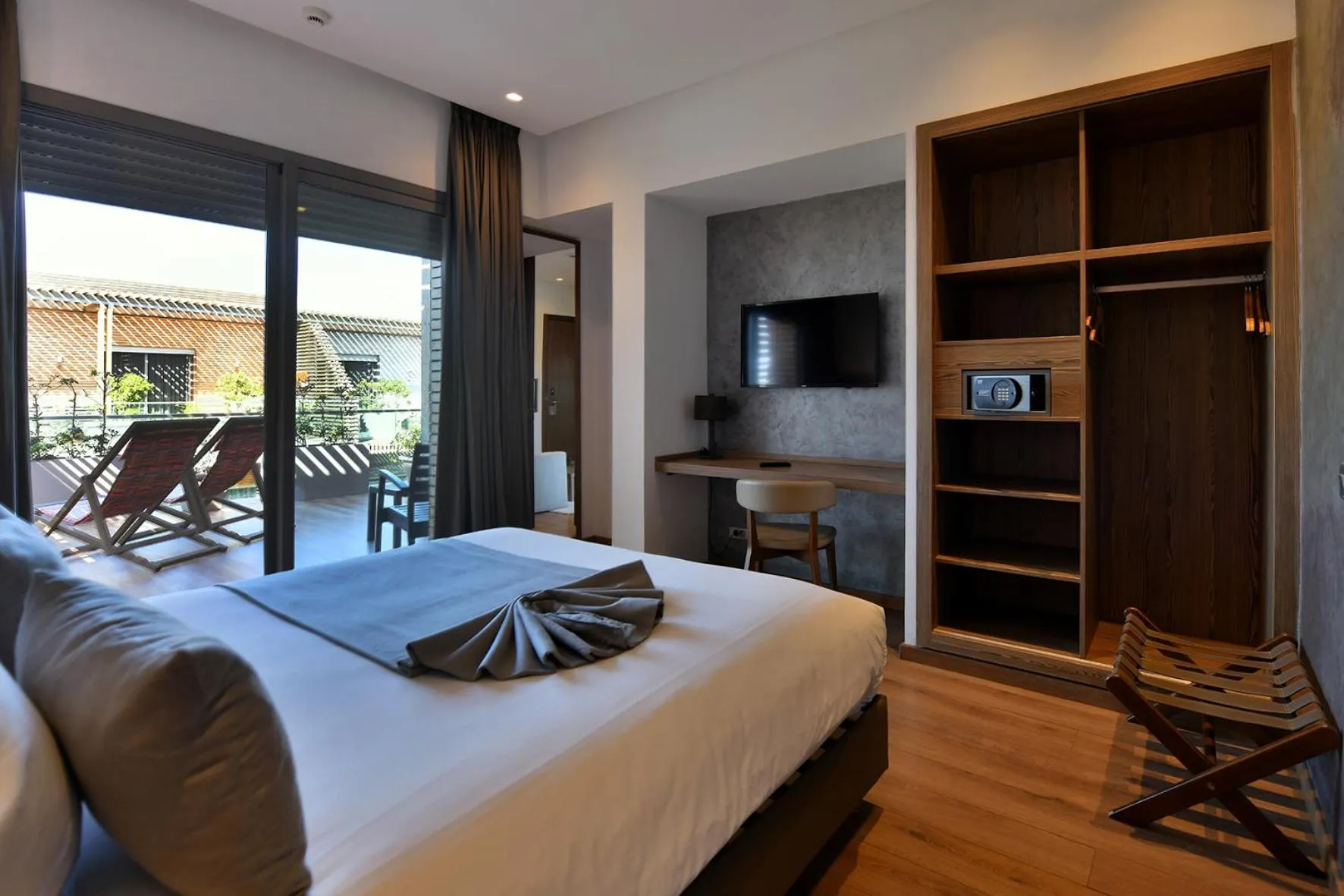 Bed in Ocean Park Hotel, Premium Suites & Wellness