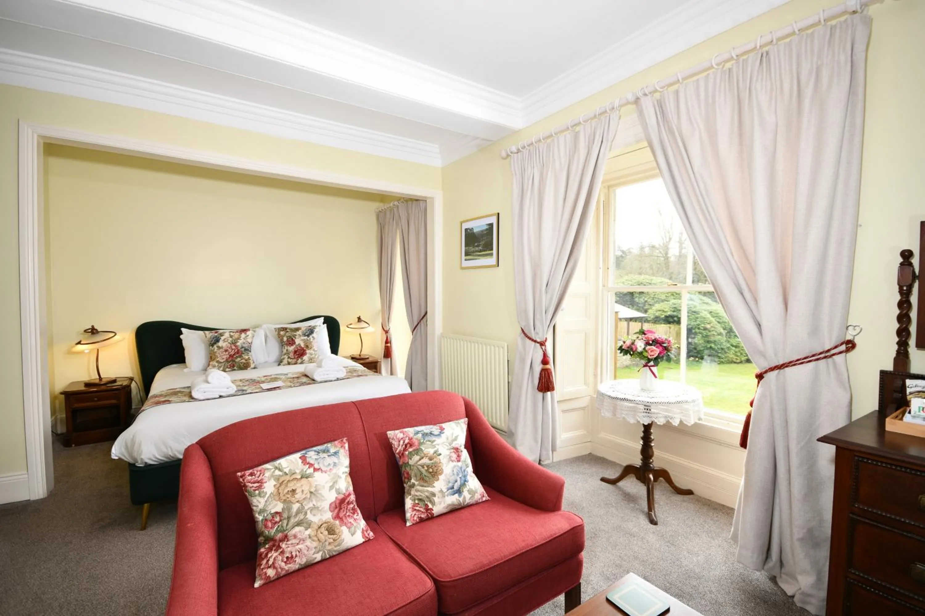 Bed in Lovelady Shield Country House Hotel