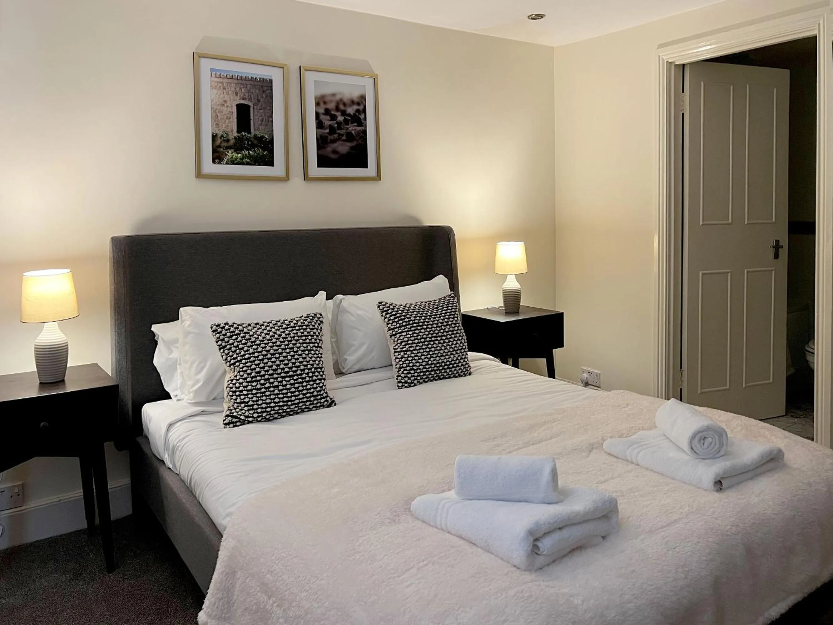 Bed in Lovelady Shield Country House Hotel