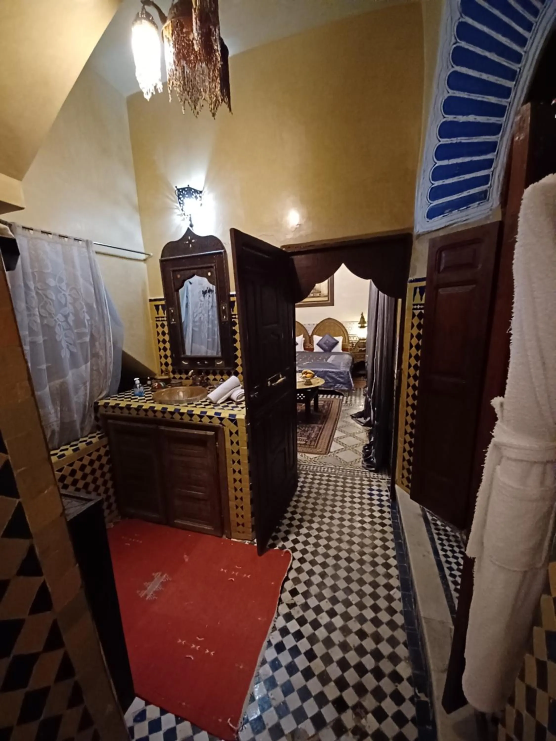 Toilet, Bed in Palais AL Firdaous