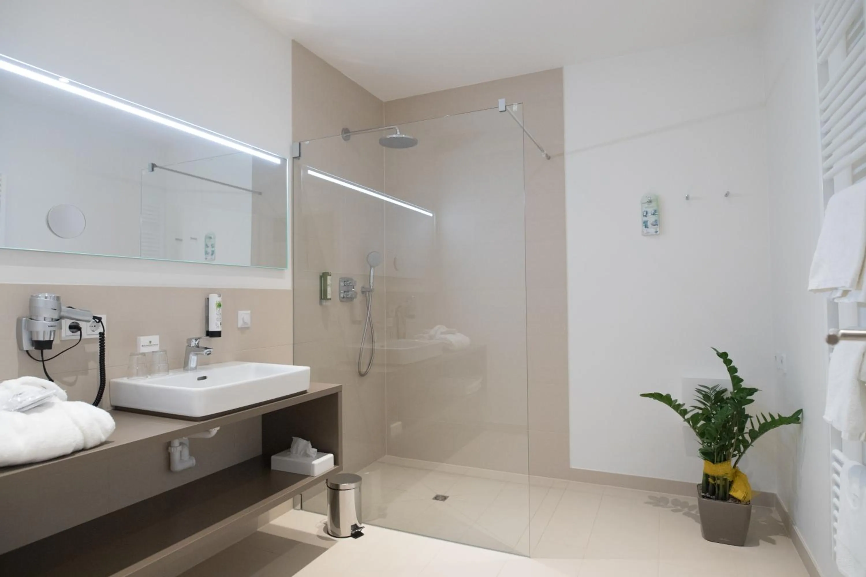 Bathroom in Vitus Steyr Hotel & SPA Suites
