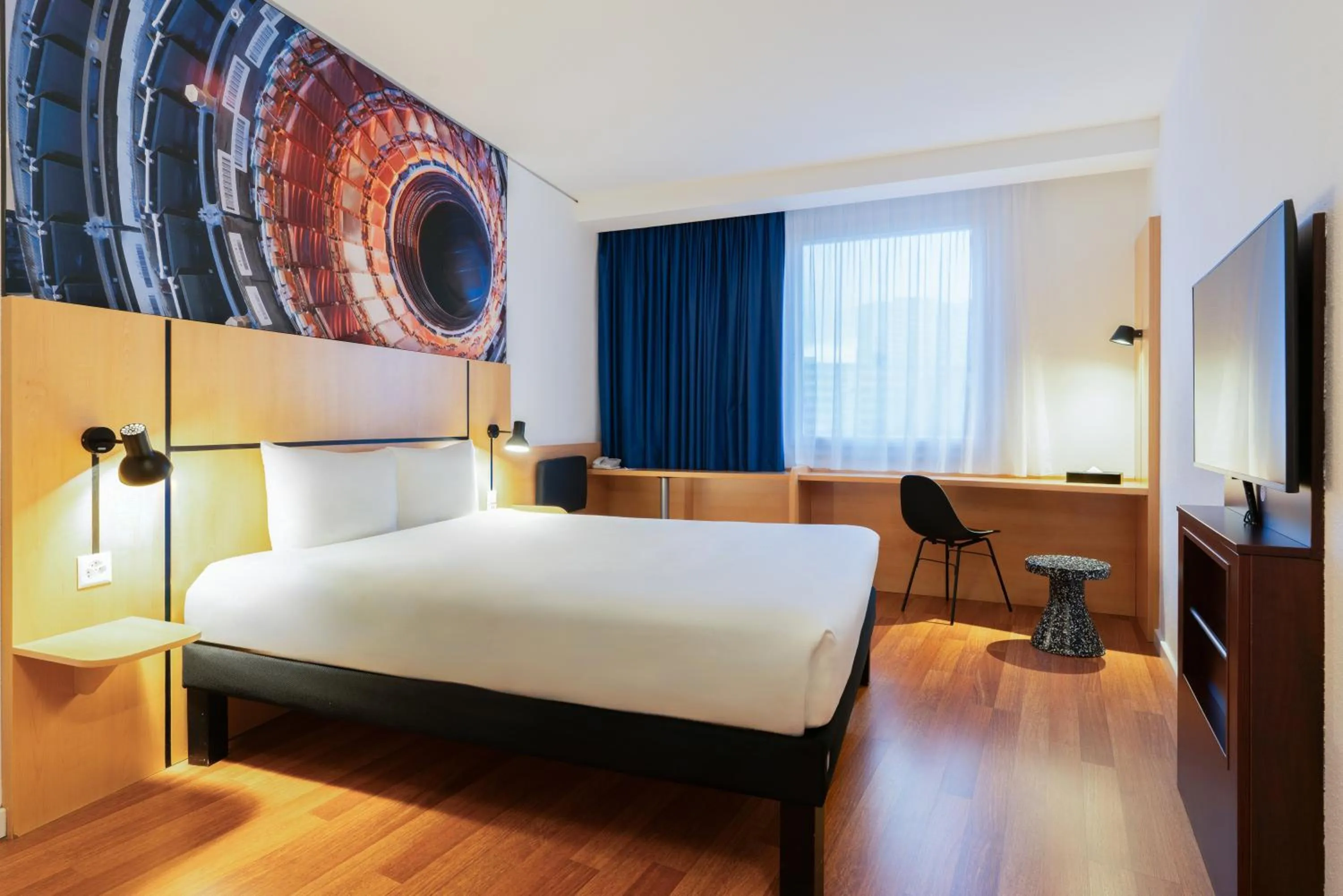 Photo of the whole room, Bed in ibis Genève Petit Lancy