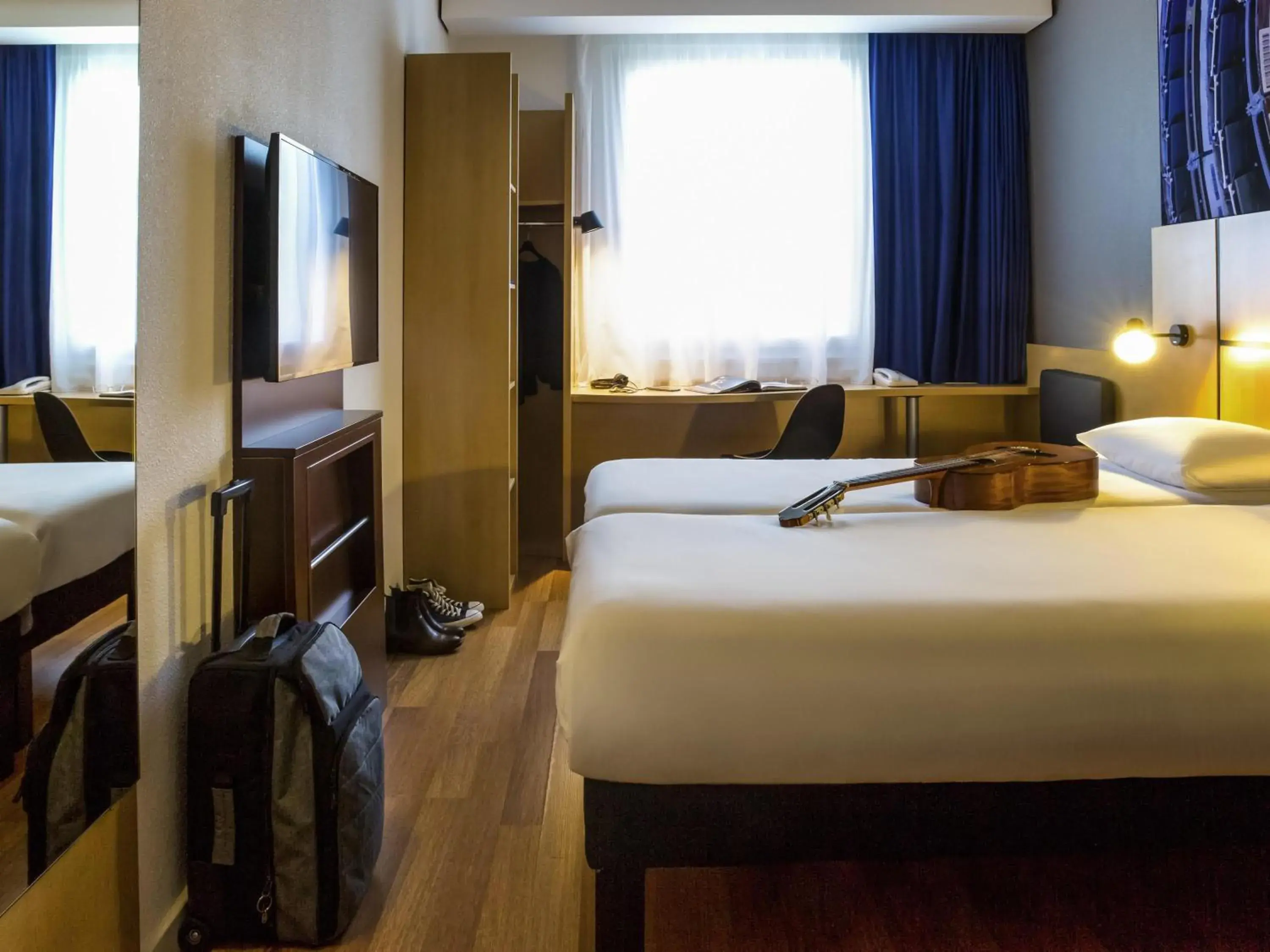 Standard Twin Room in ibis Genève Petit Lancy Standard Twin Room in ibis Genève Petit Lancy