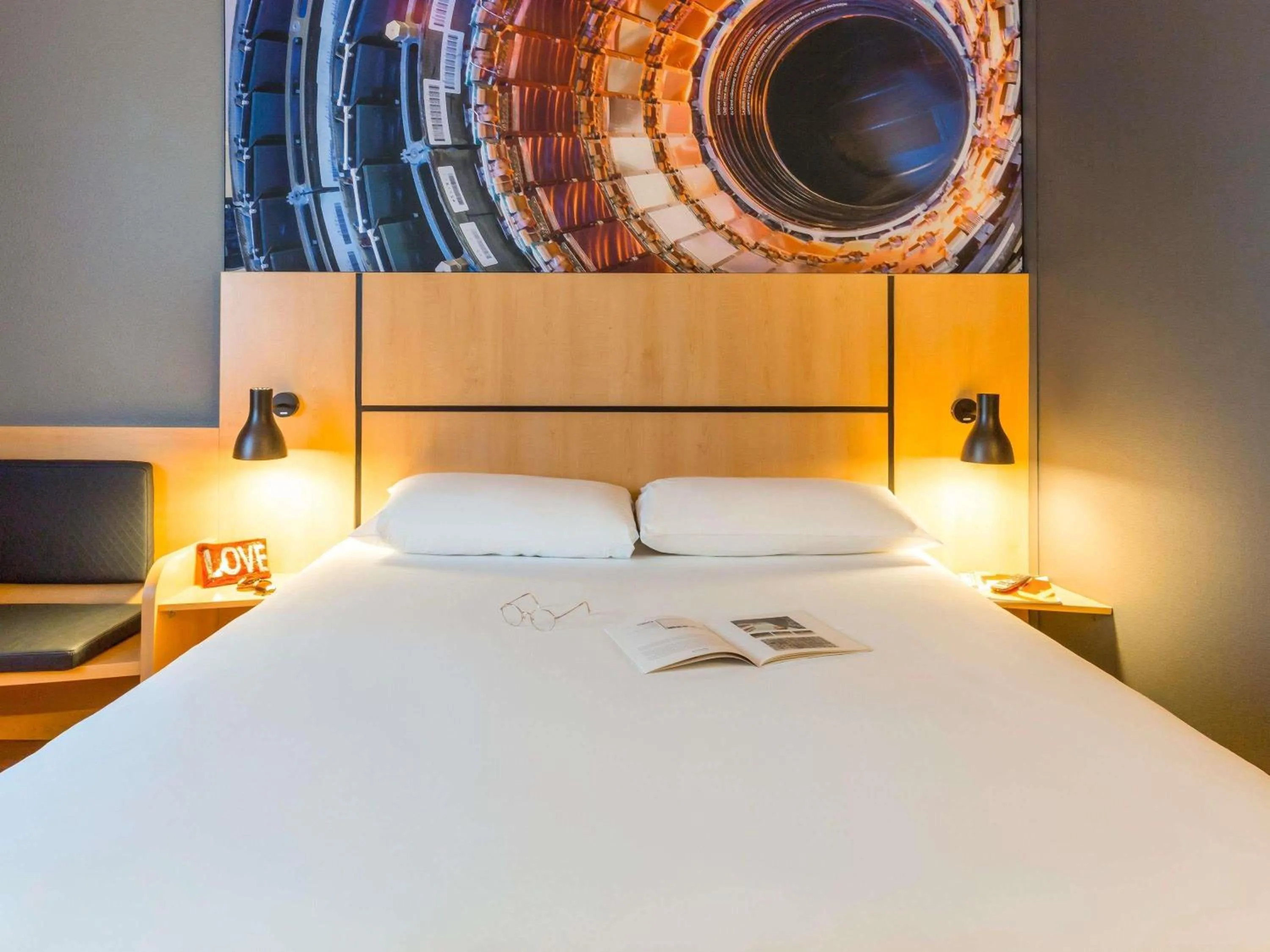 Bedroom, Bed in ibis Genève Petit Lancy