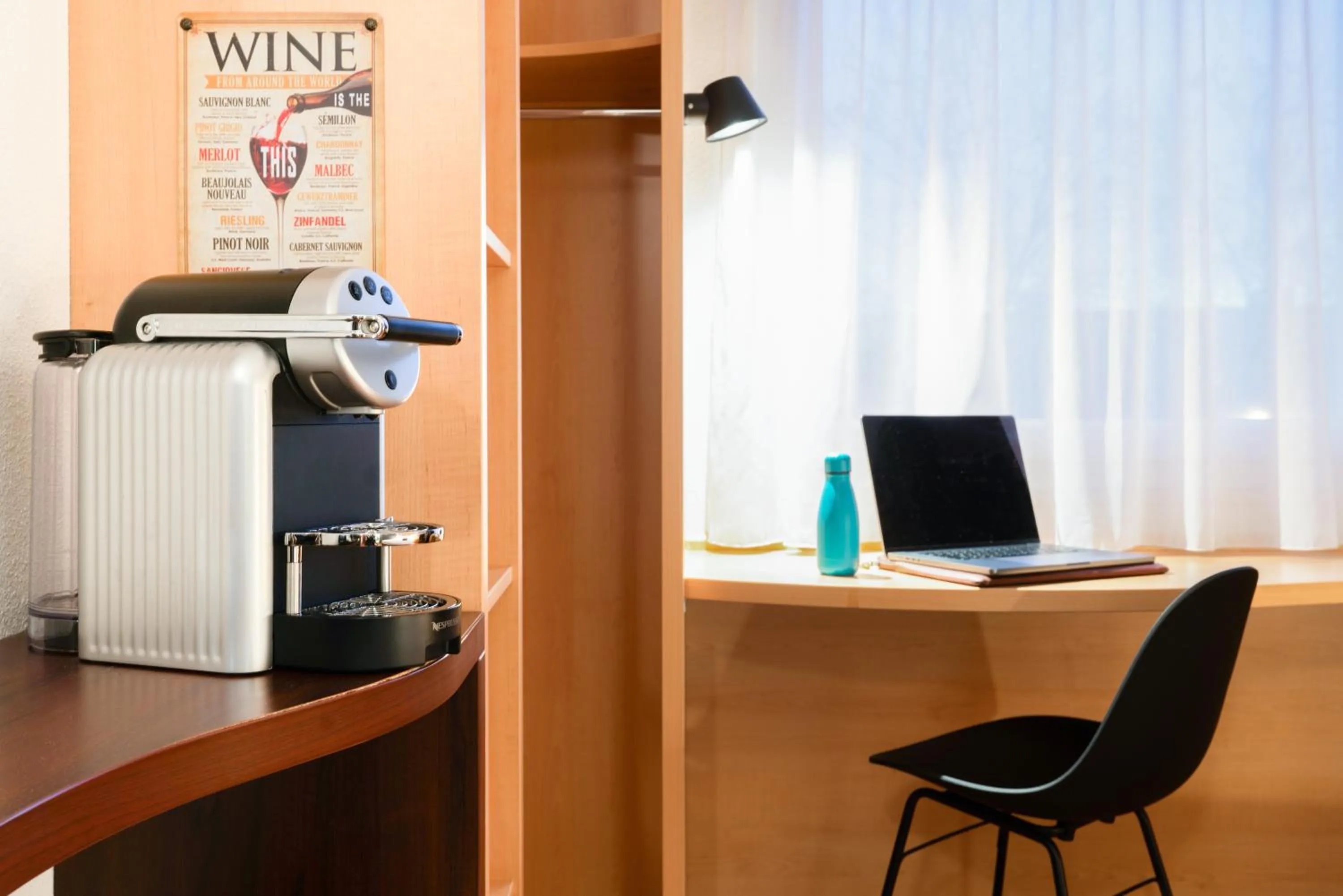 Coffee/tea facilities in ibis Genève Petit Lancy