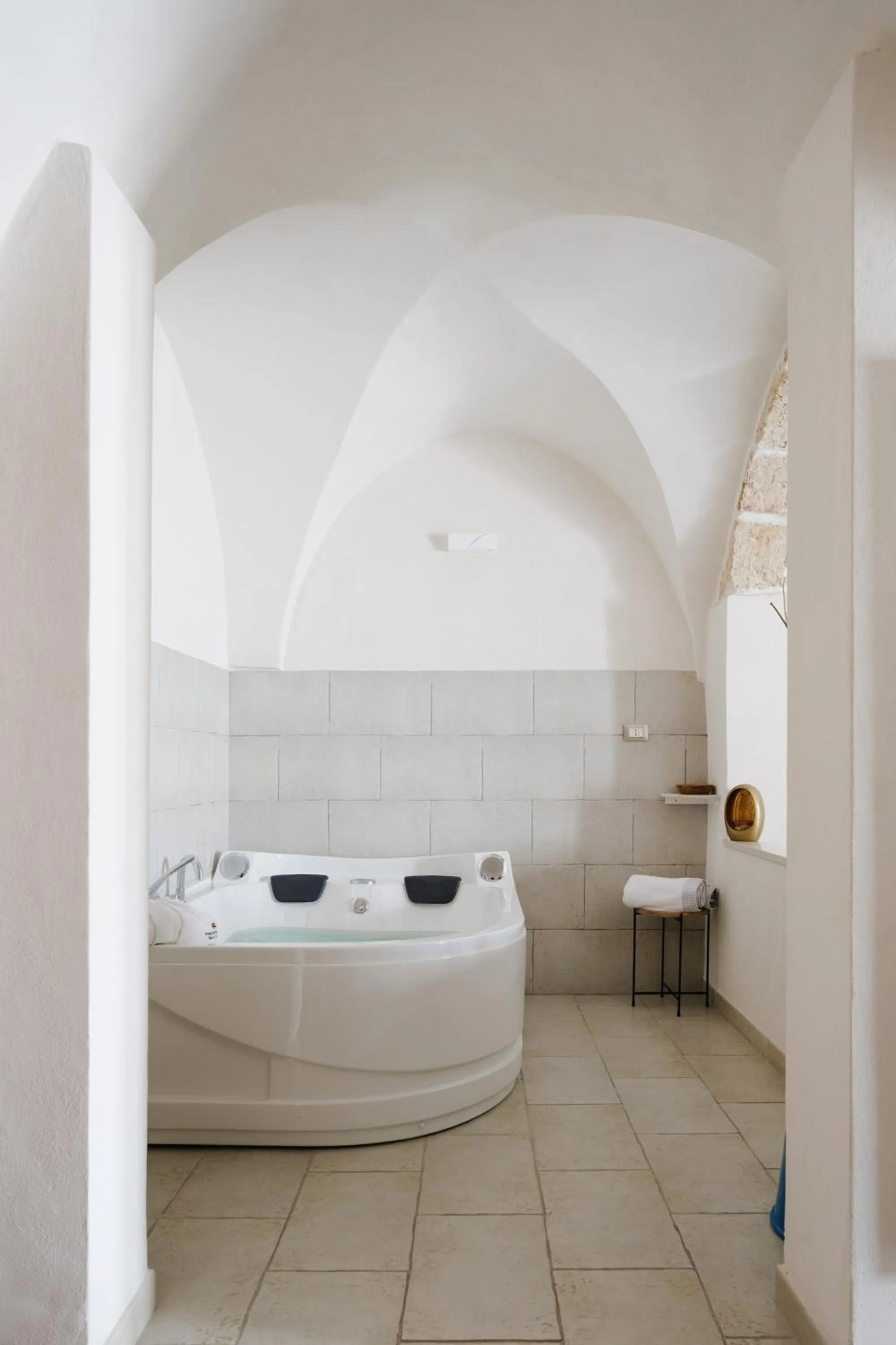 Hot Tub, Bed in BED&BREAD Piazza 'Nzegna