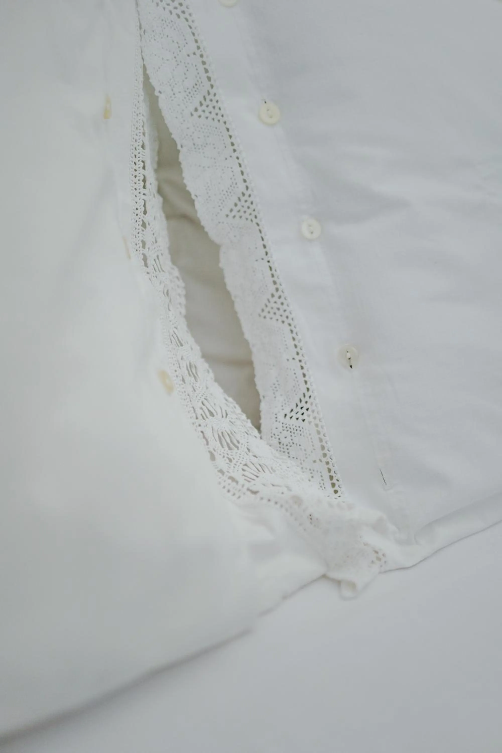 Decorative detail, Bed in BED&BREAD Piazza 'Nzegna